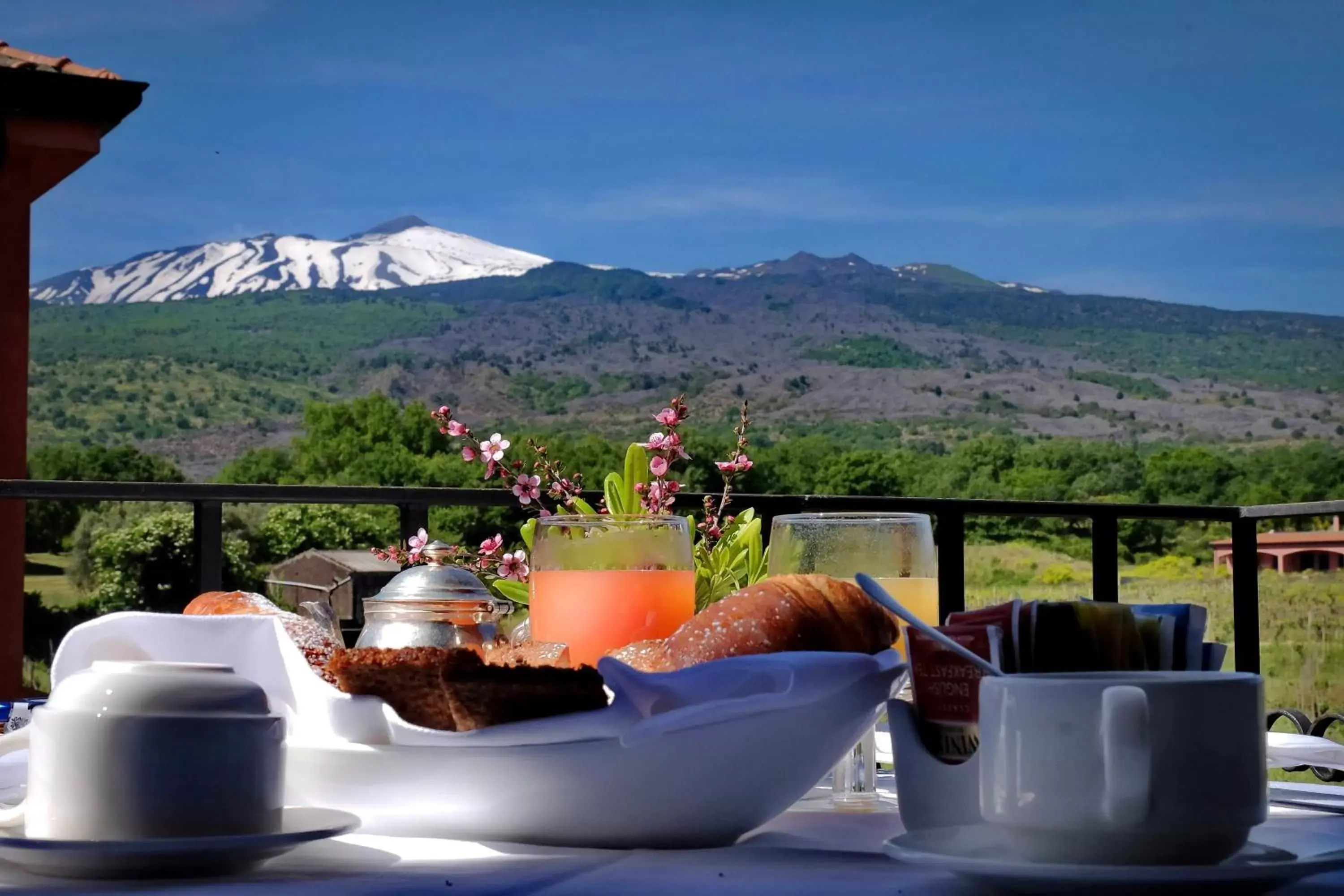 Balcony/Terrace, Mountain View in Il Picciolo Etna Golf Resort & Spa