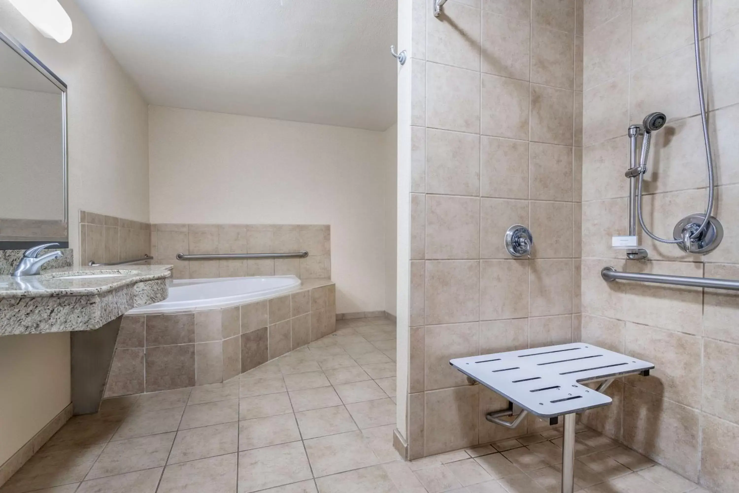 Bathroom in Hampton Inn & Suites Sacramento-Elk Grove Laguna I-5