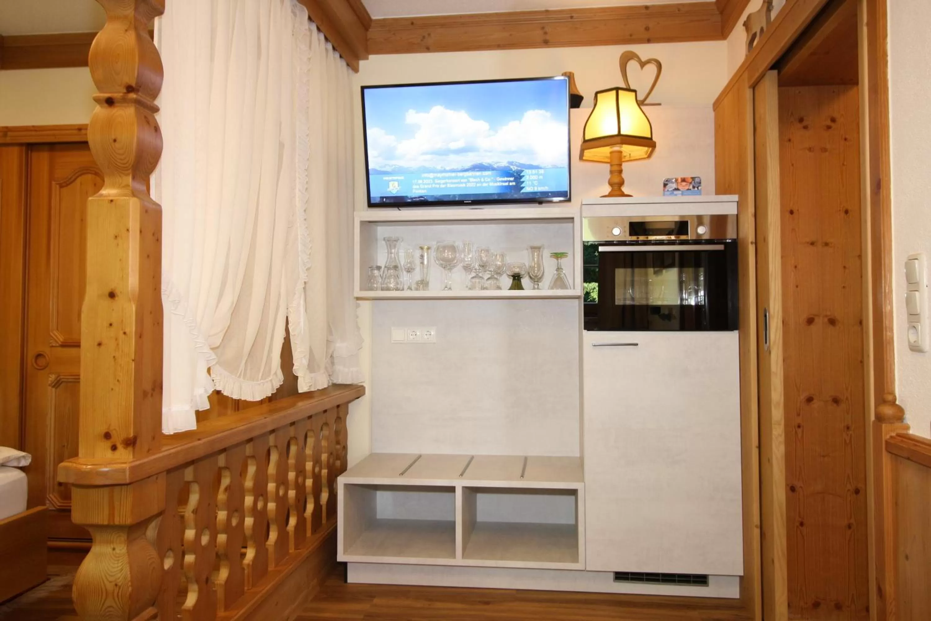 TV and multimedia in Vronis Waldhaus ADULTS ONLY