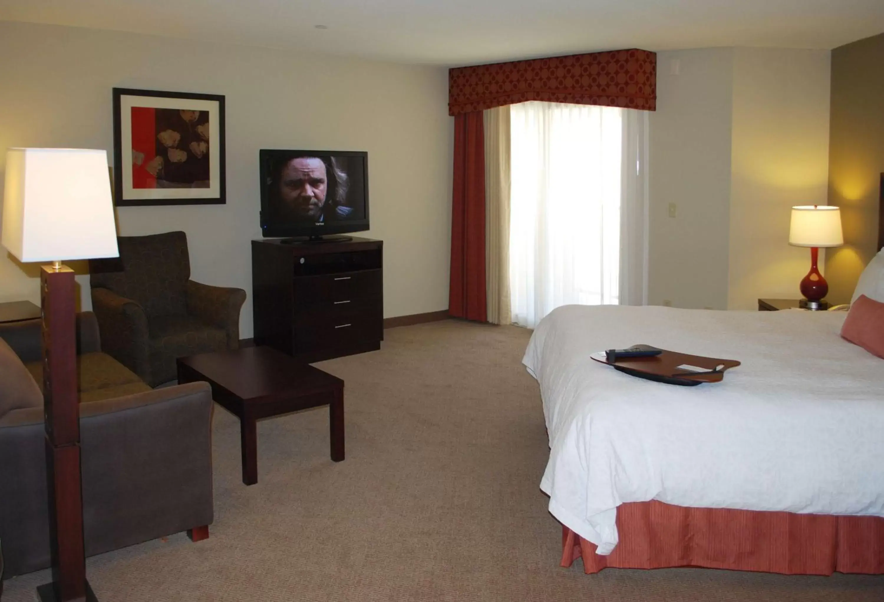 Bed, TV/Entertainment Center in Hampton Inn & Suites Phoenix/Gilbert