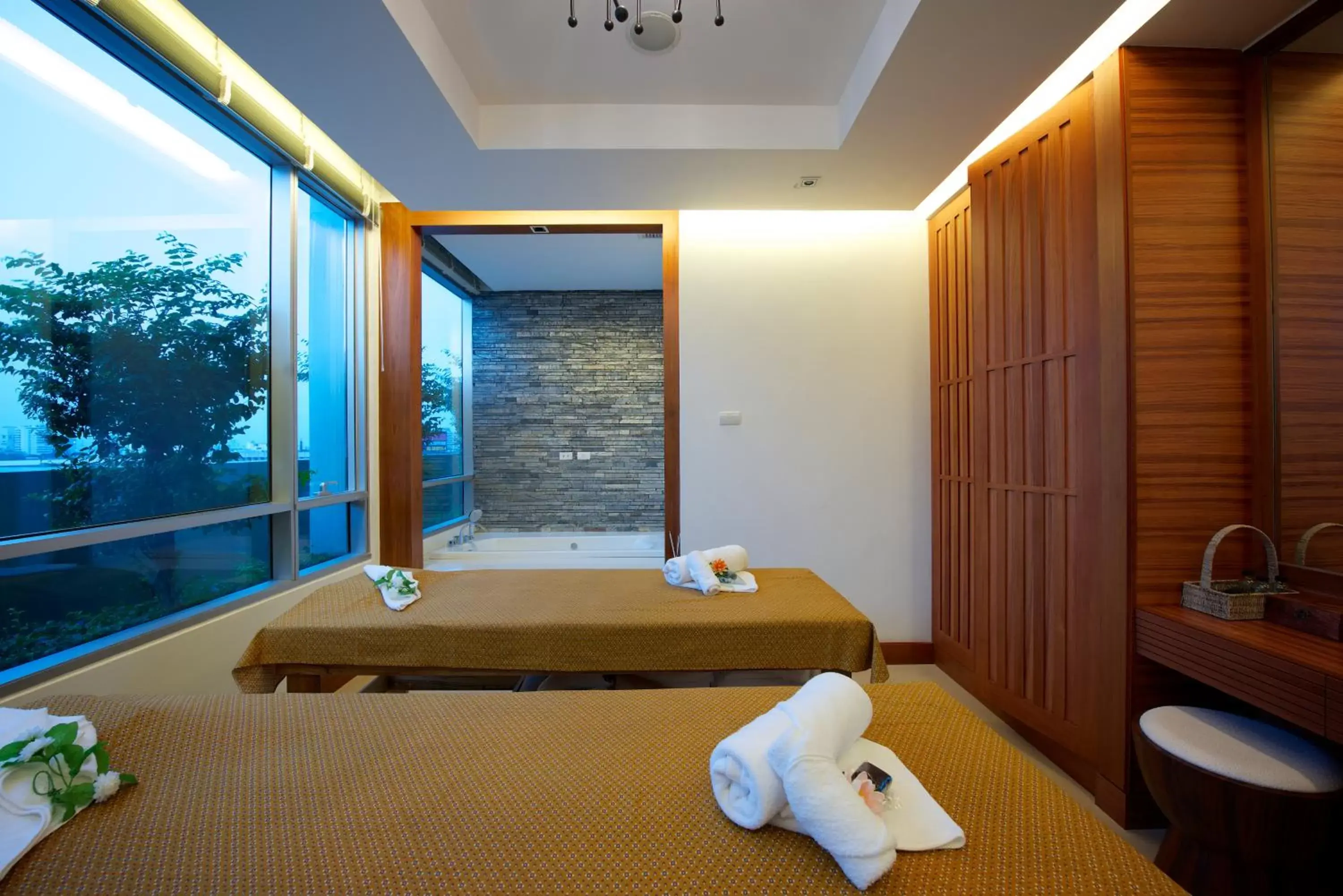 Massage, Bathroom in Jasmine Resort Bangkok