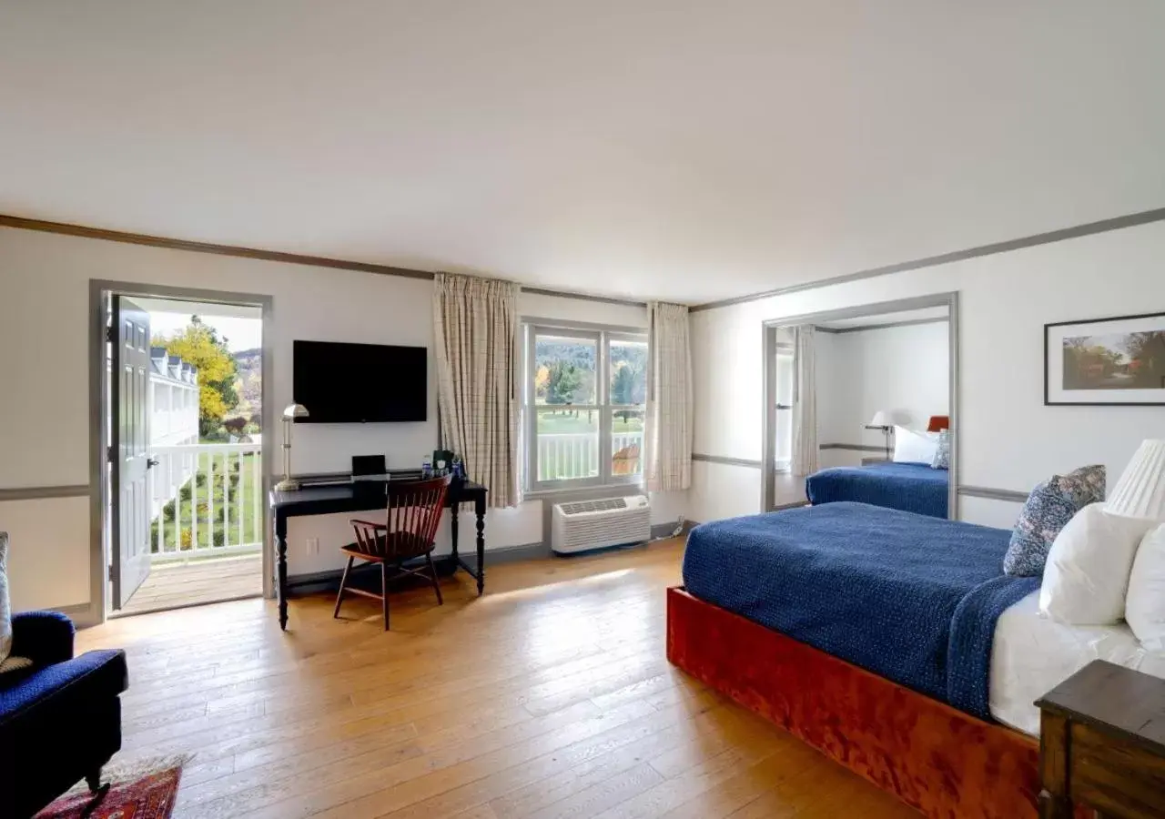 Bed in Wylder Windham Bed in Wylder Windham