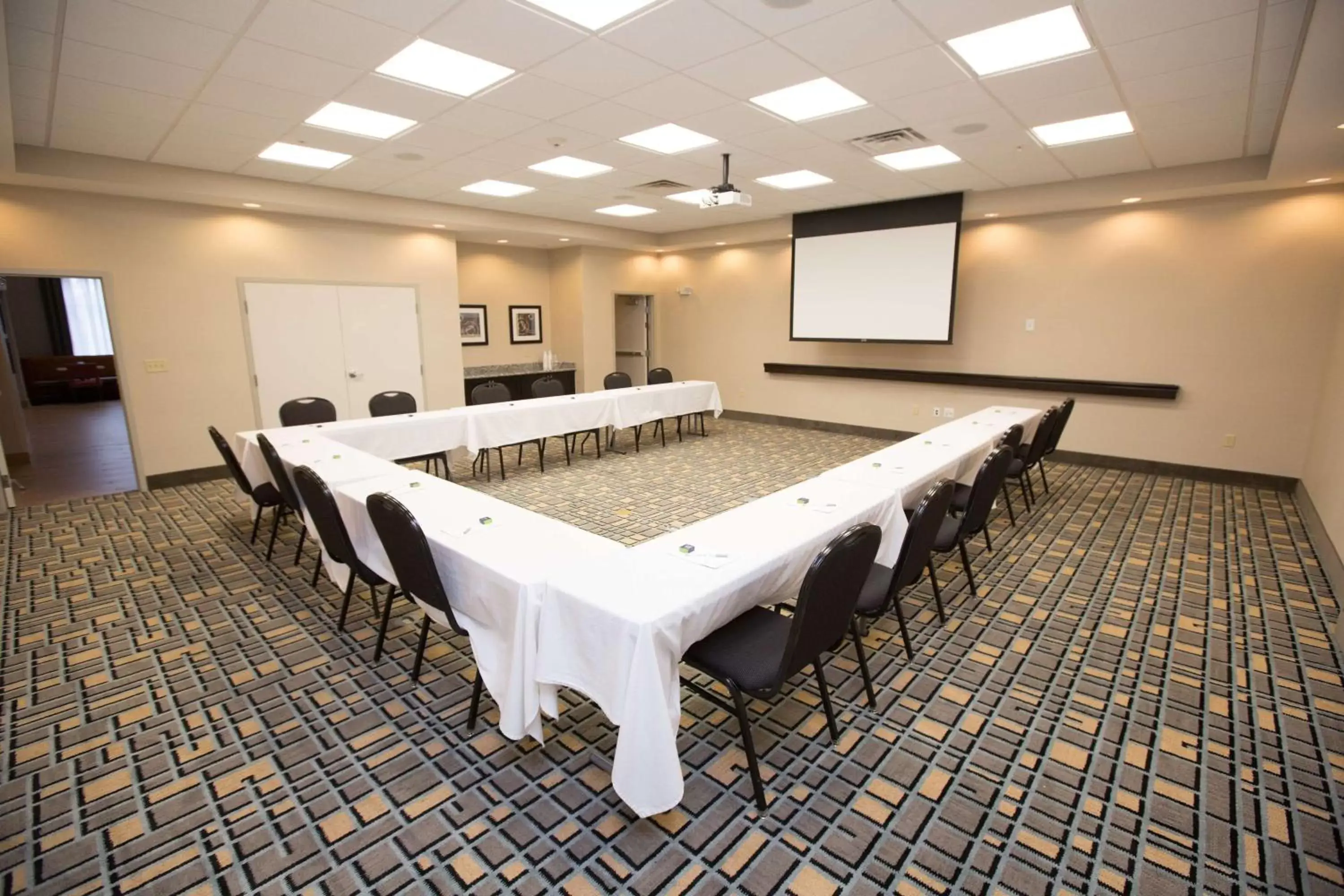 Meeting/conference room in Hampton Inn & Suites Oklahoma City Airport