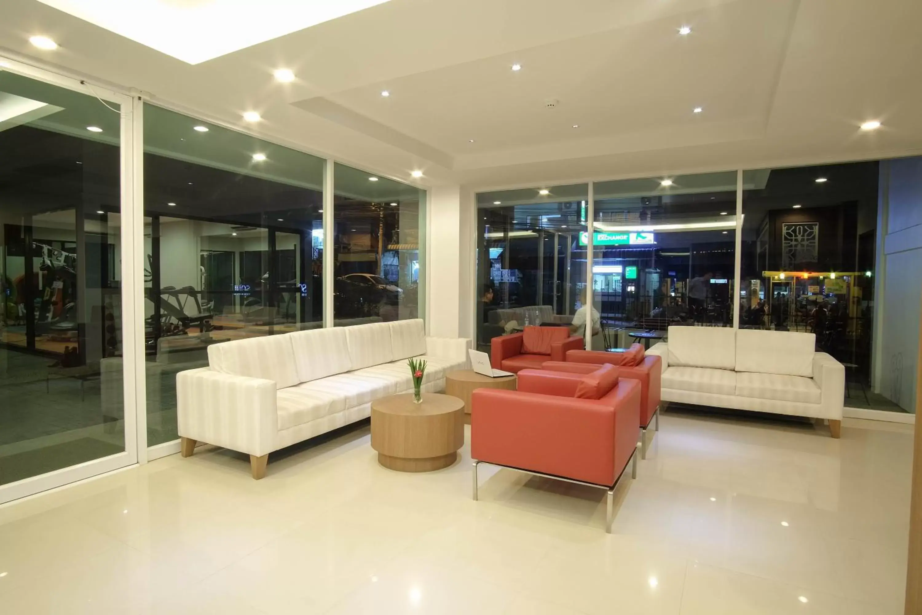 Lobby or reception, Lounge/Bar in FX Hotel Pattaya