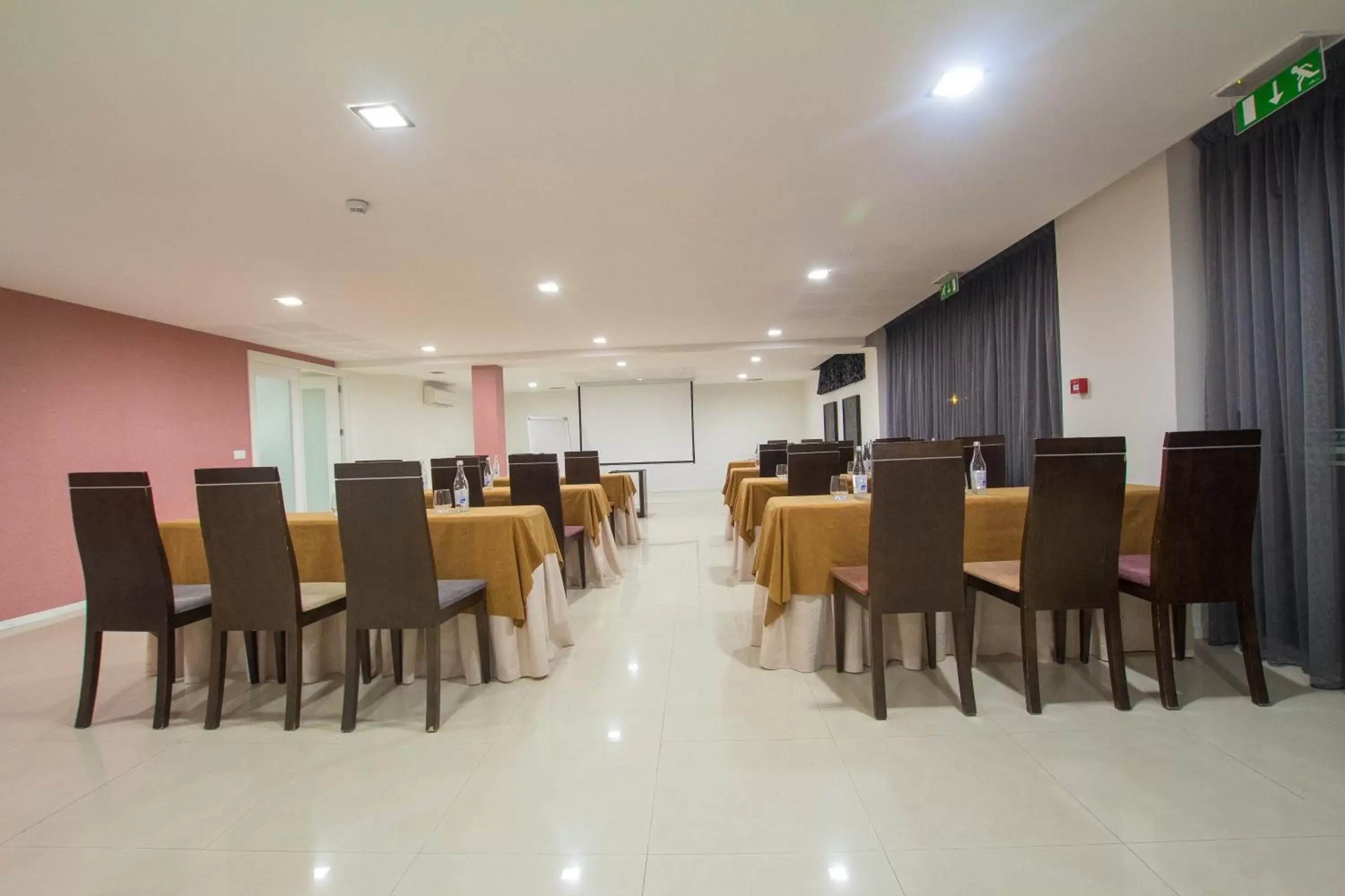 Banquet/Function facilities in Penafiel Park Hotel & Spa