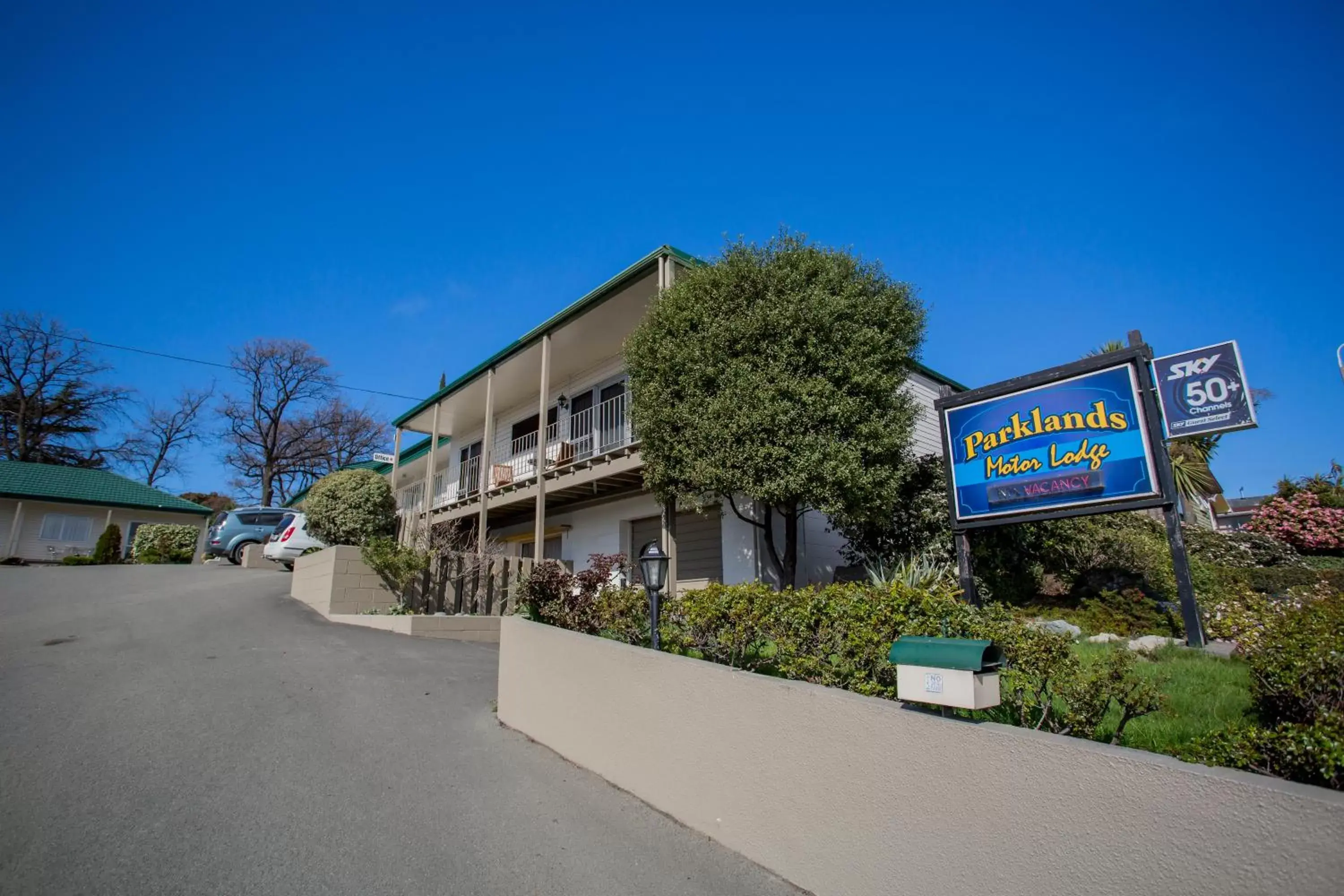 Property building, Property Logo/Sign in Parklands Motor Lodge