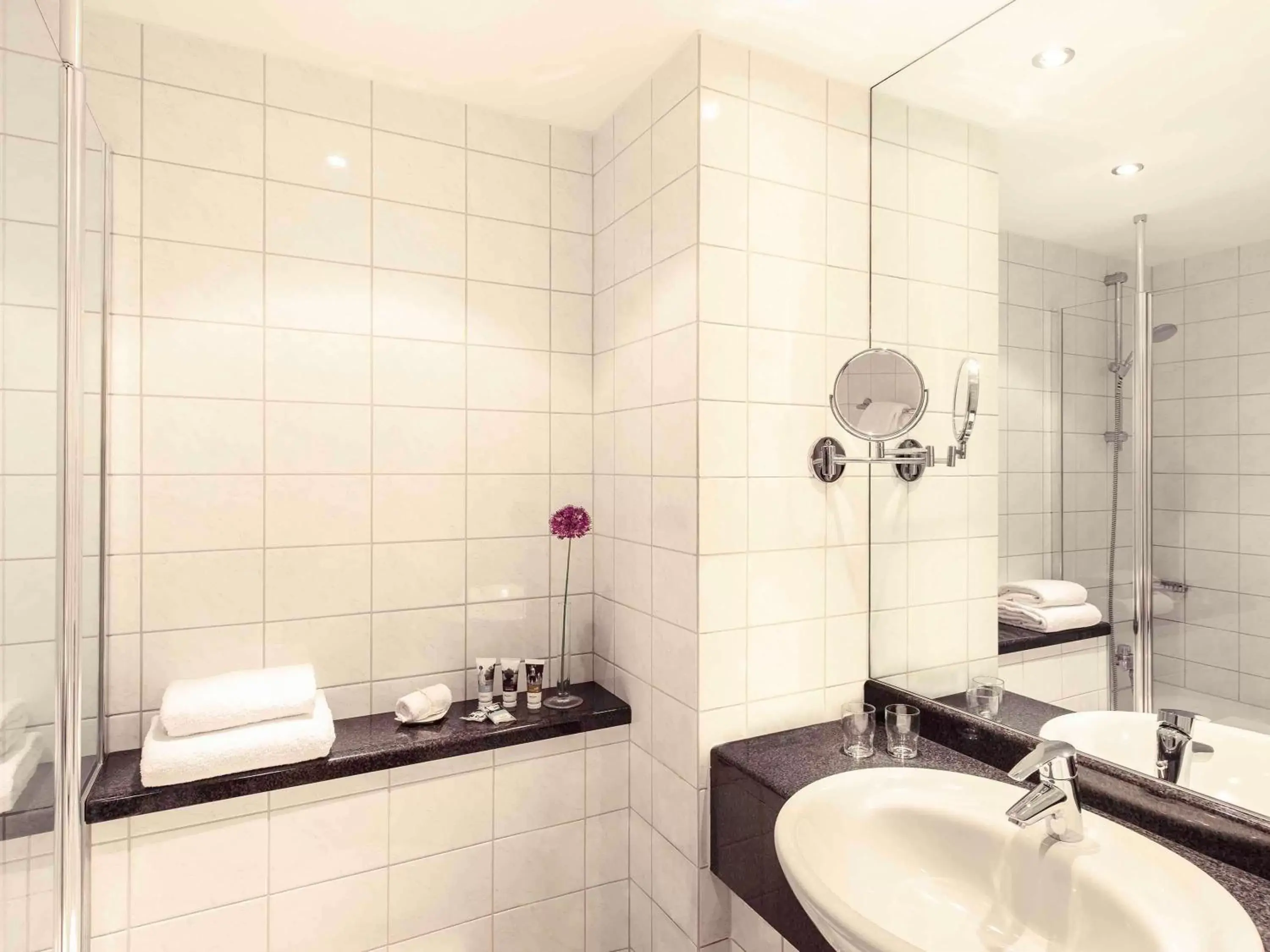 Photo of the whole room, Bathroom in Mercure Hotel Ingolstadt