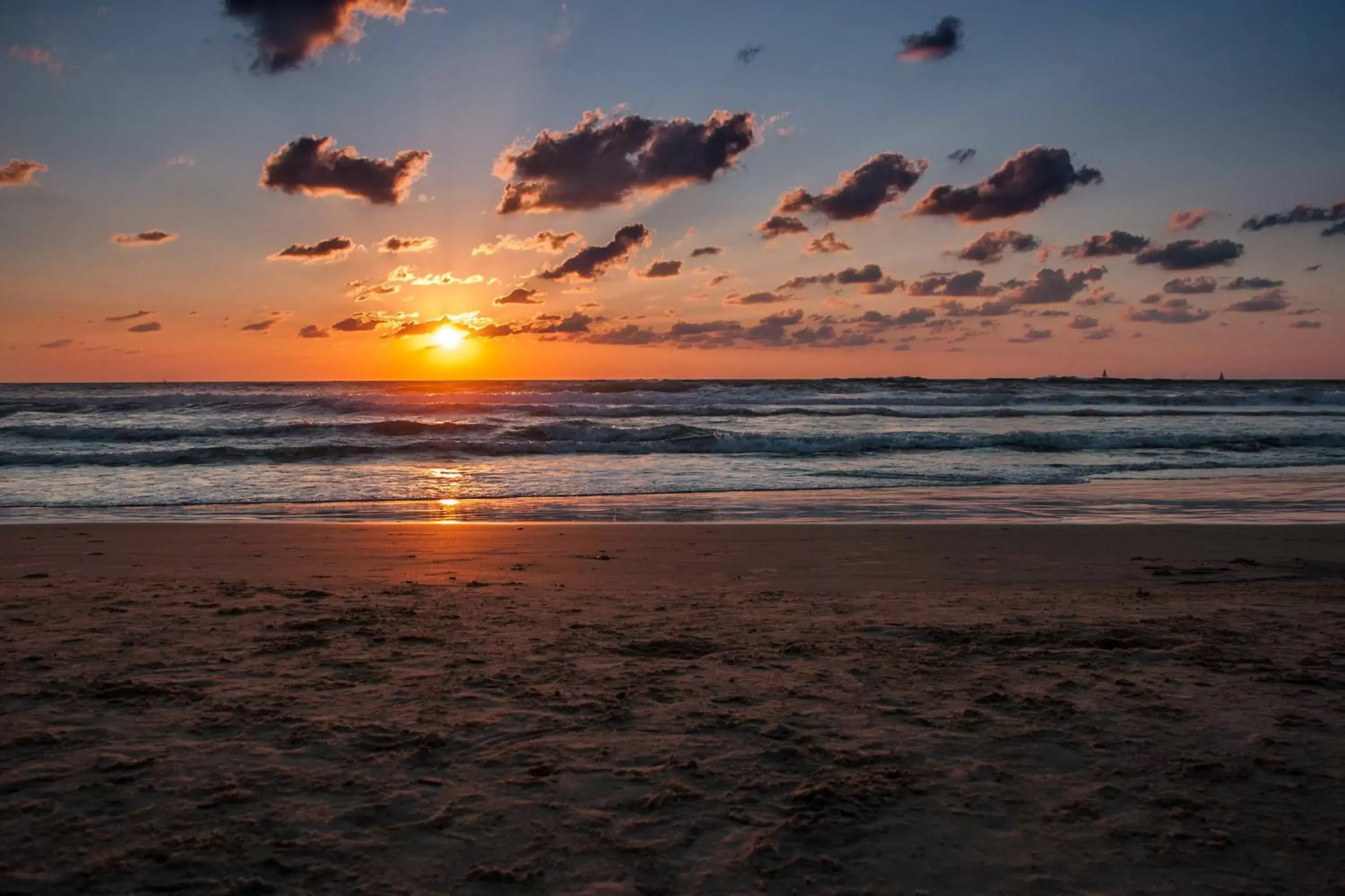 Beach, Sunrise/Sunset in Nobel Hotel Ameland