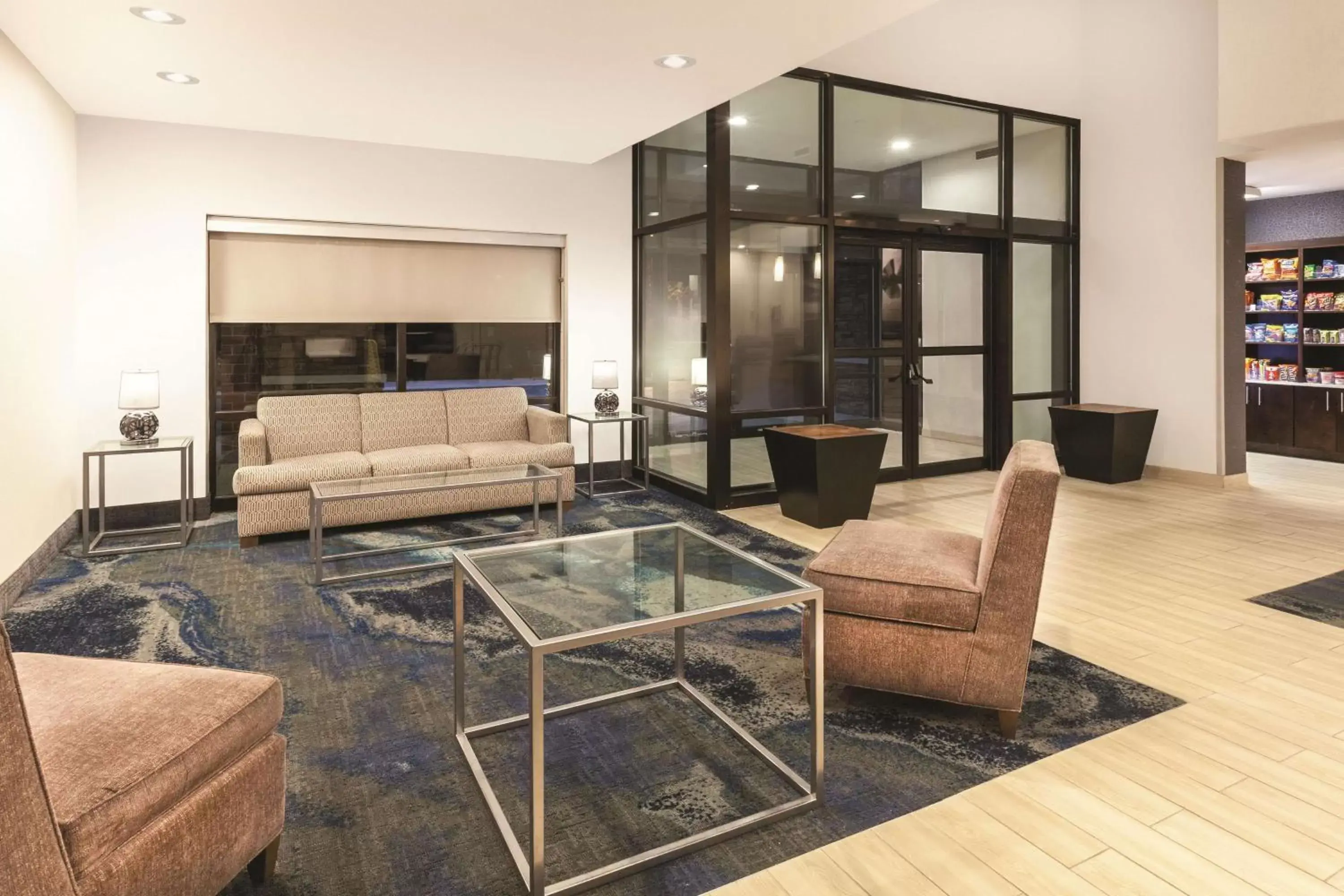 Lobby or reception, Seating Area in La Quinta by Wyndham Philadelphia Airport