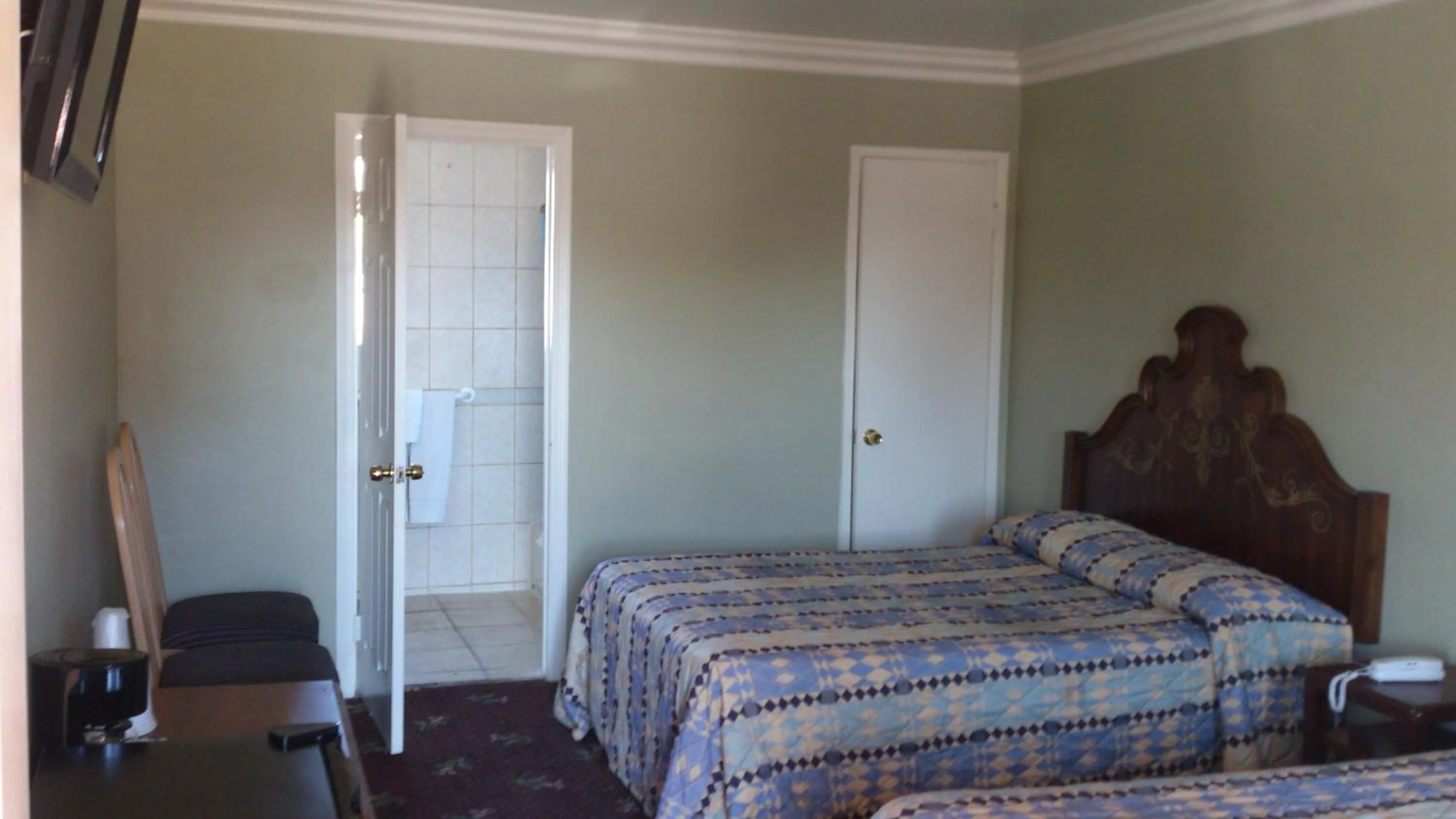 Photo of the whole room, Bed in Santa Ana Travel Inn