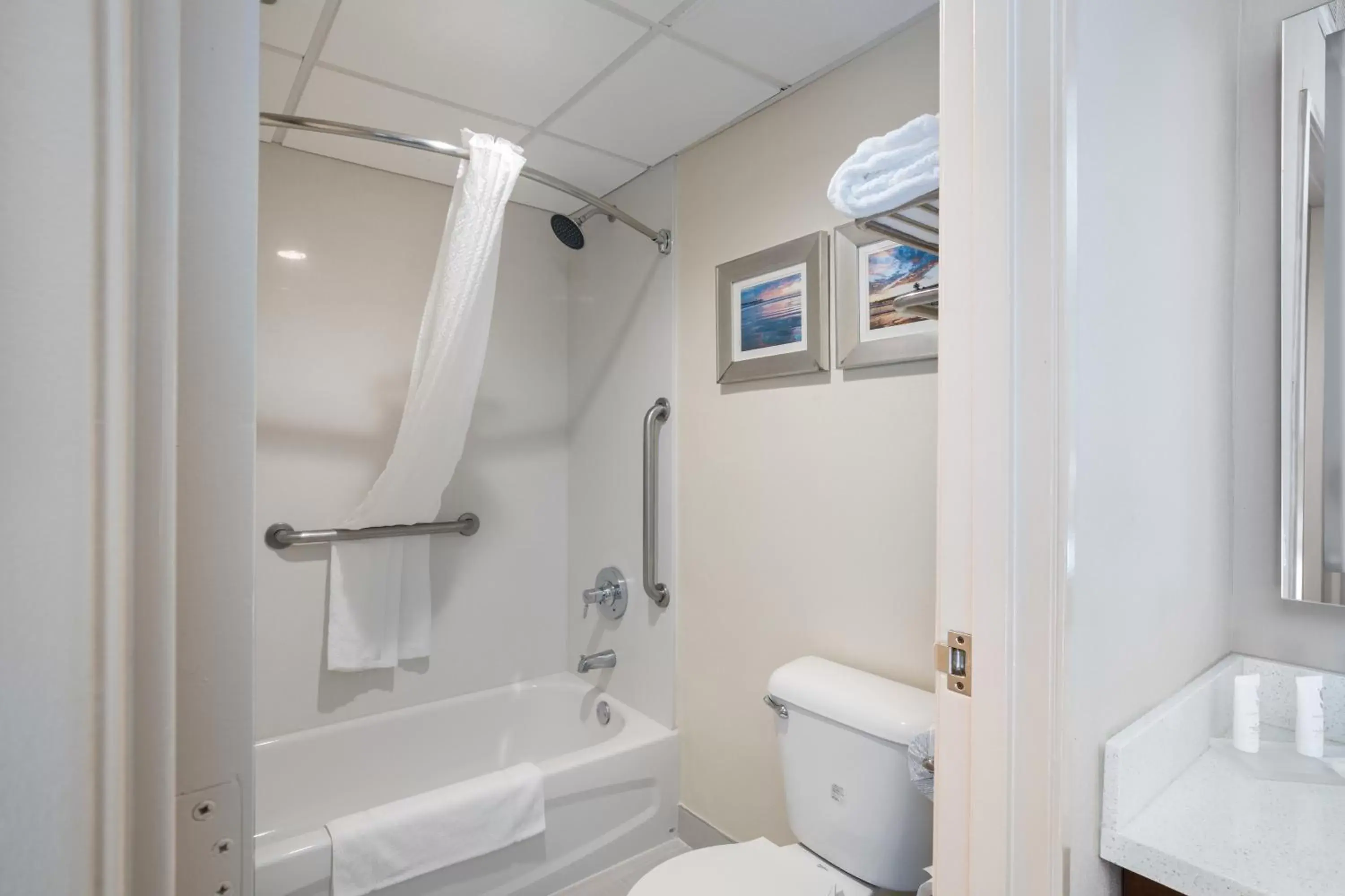 Bathroom in MainStay Suites John Wayne Airport, a Choice Hotel