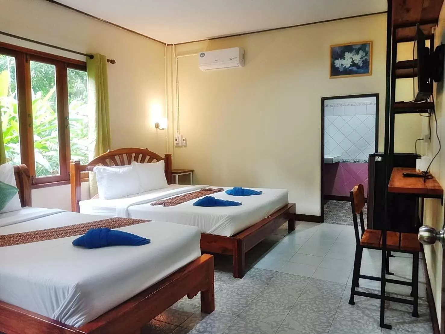 Bed in Tree Tops River Huts