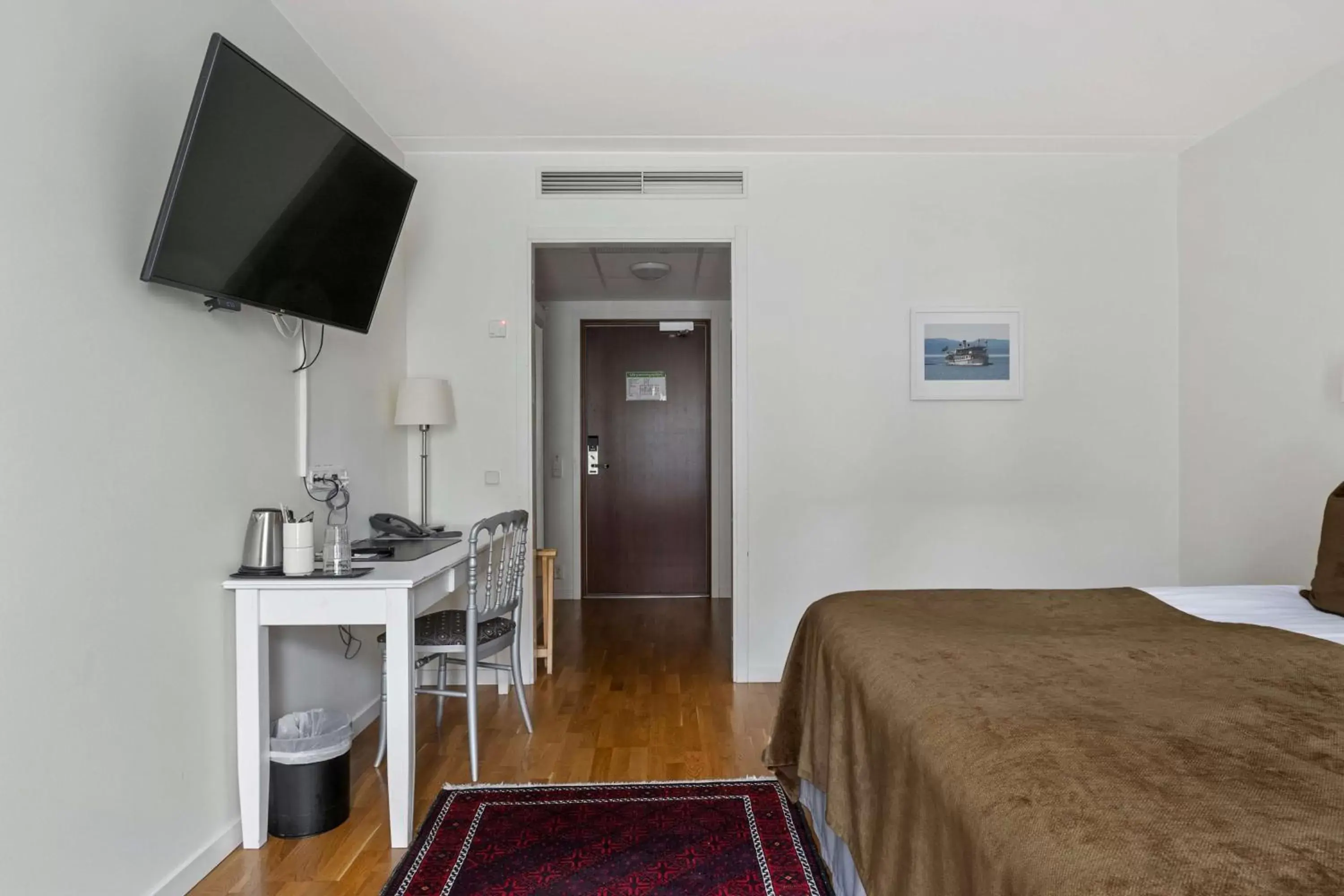 Bedroom, TV/Entertainment Center in Best Western Gustaf Wasa Hotel