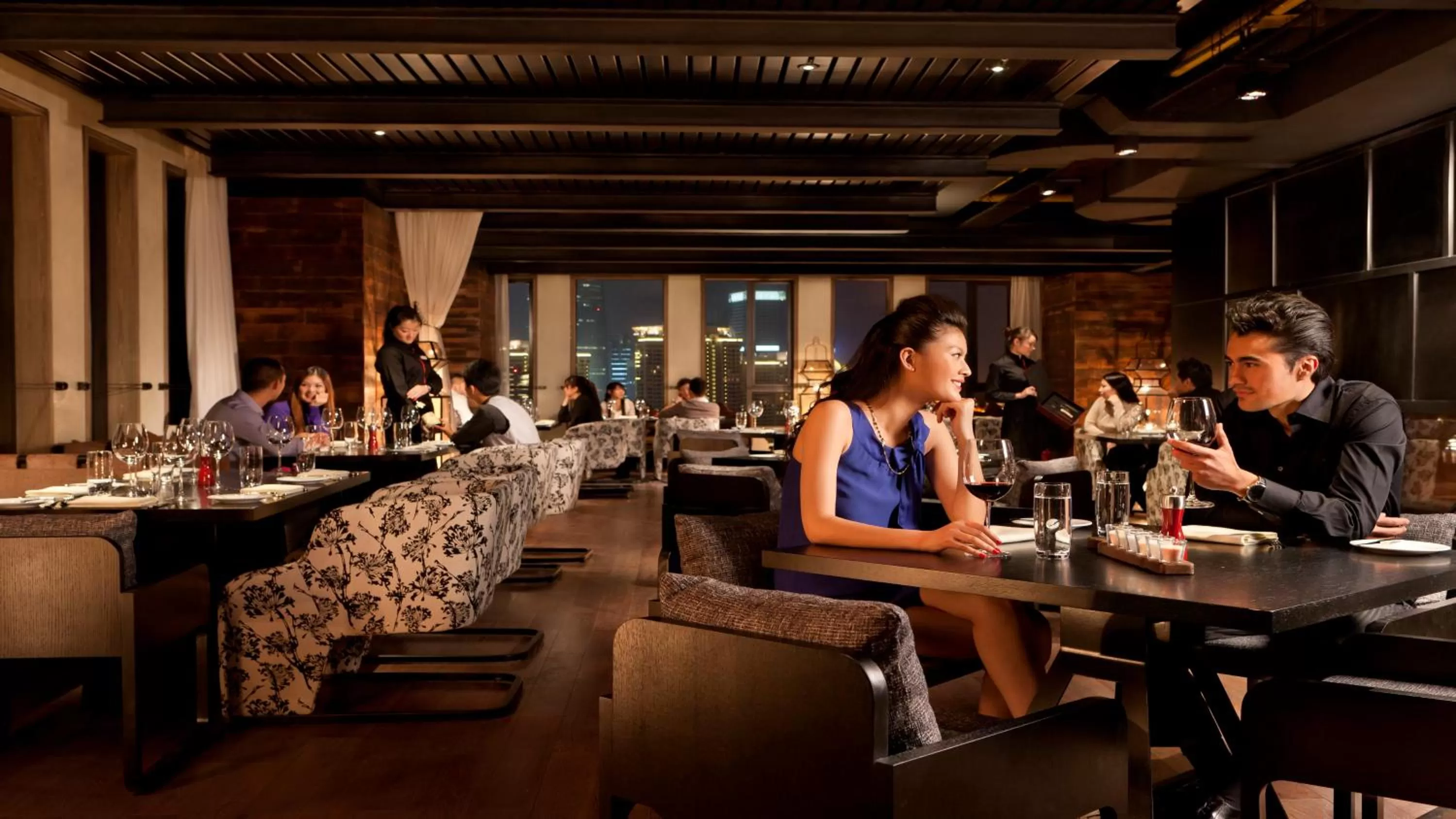 Restaurant/places to eat in Hotel Indigo Shanghai On The Bund by IHG