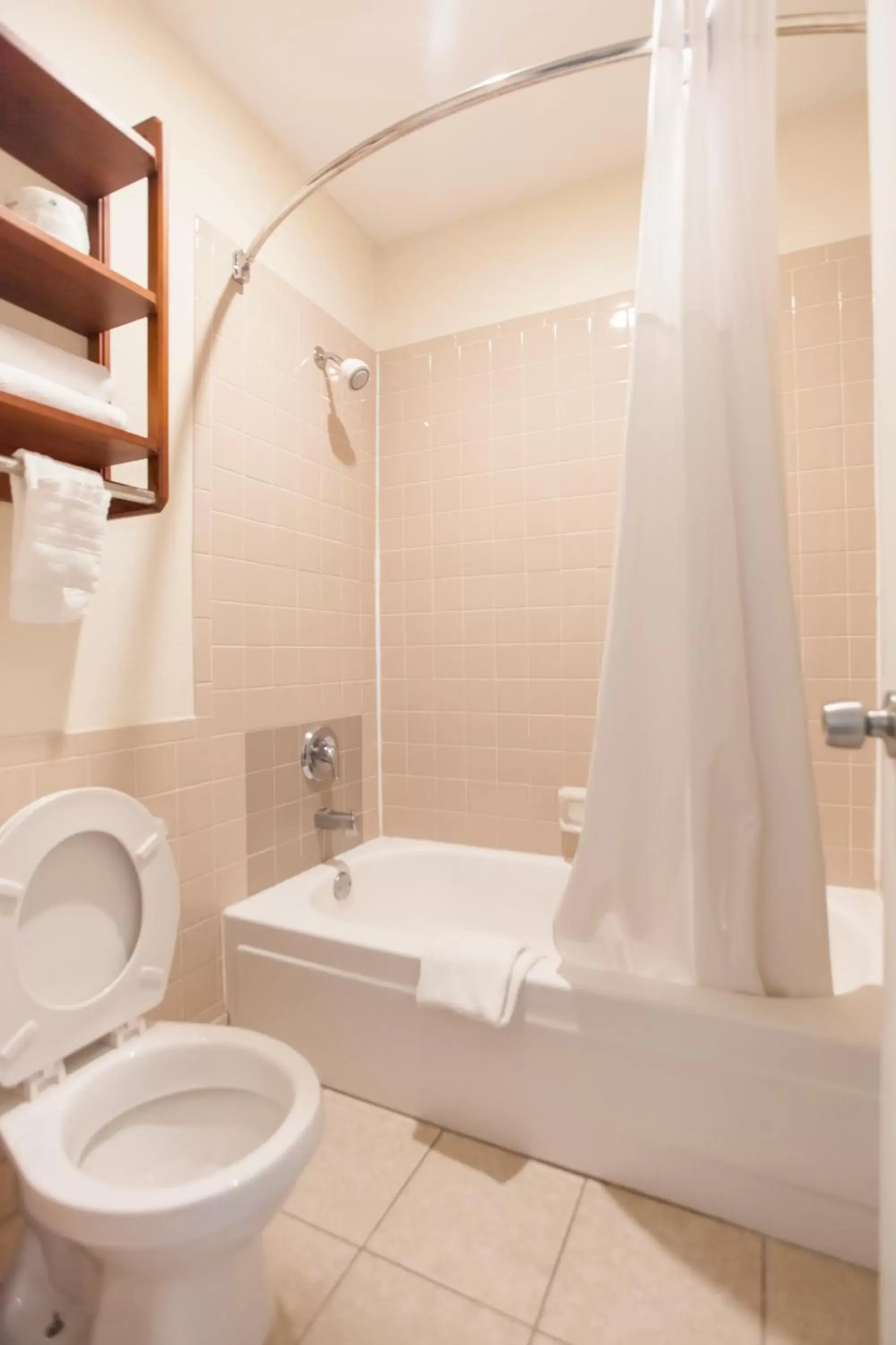 Bathroom in Days Inn by Wyndham Shenandoah