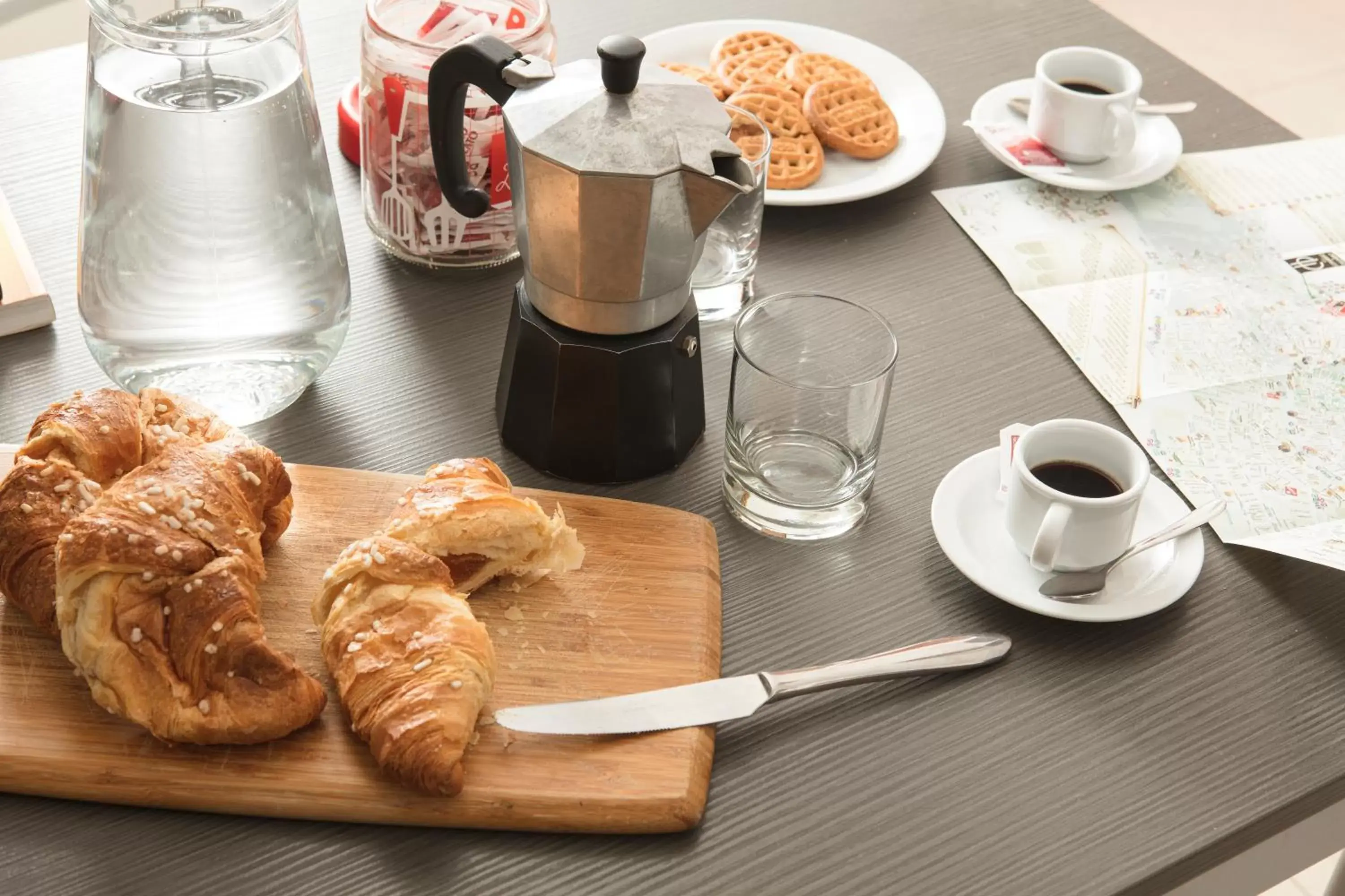 Kitchen or kitchenette, Breakfast in Hotel Commercio & Pellegrino