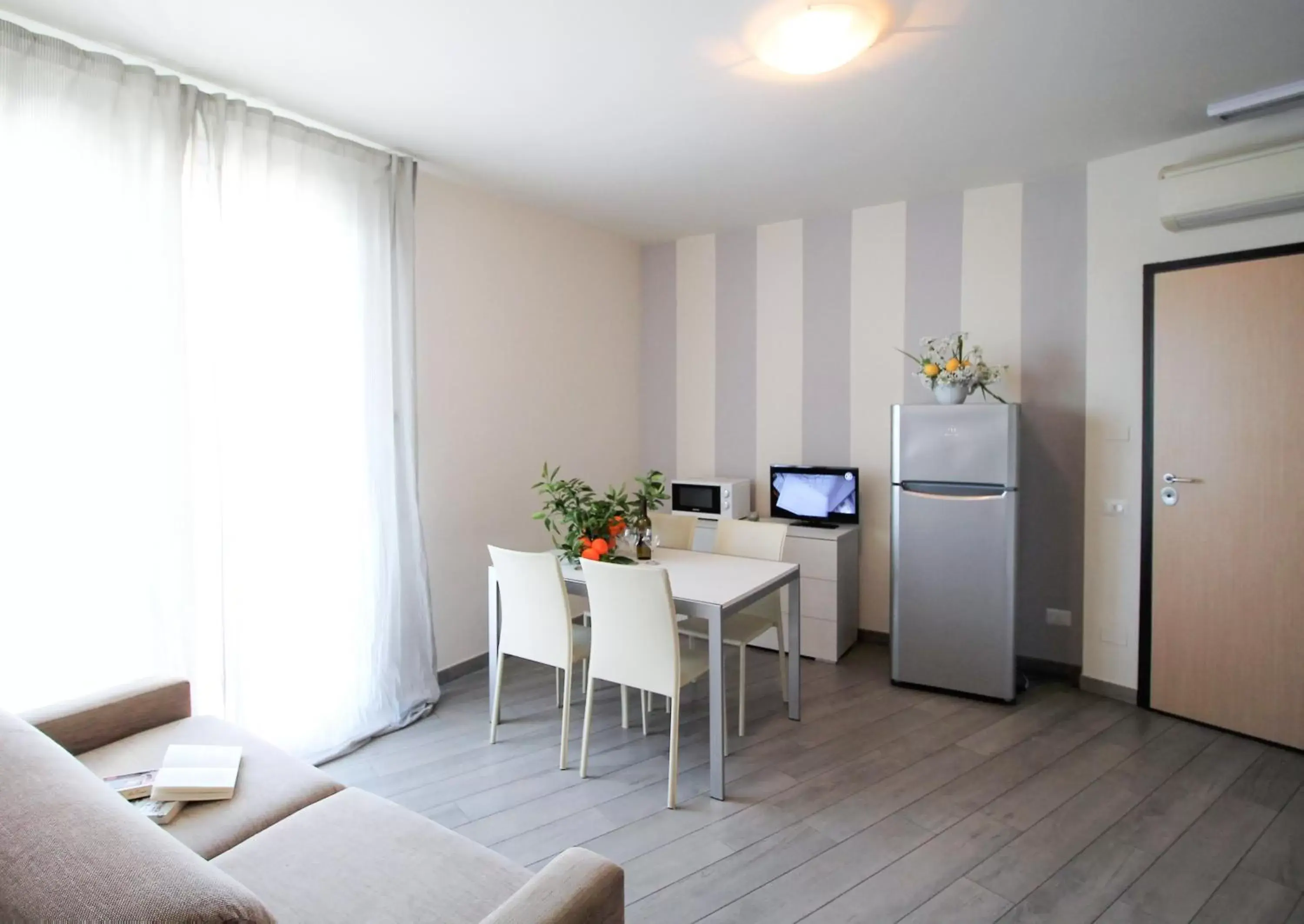 Dining area, TV/Entertainment Center in Residence Felice