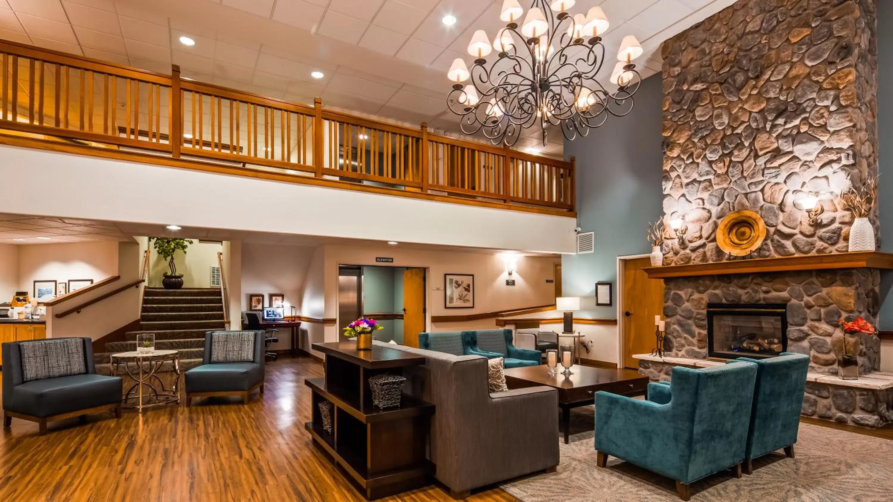 Lobby or reception, Seating Area in Best Western Plus Edmonds Harbor Inn