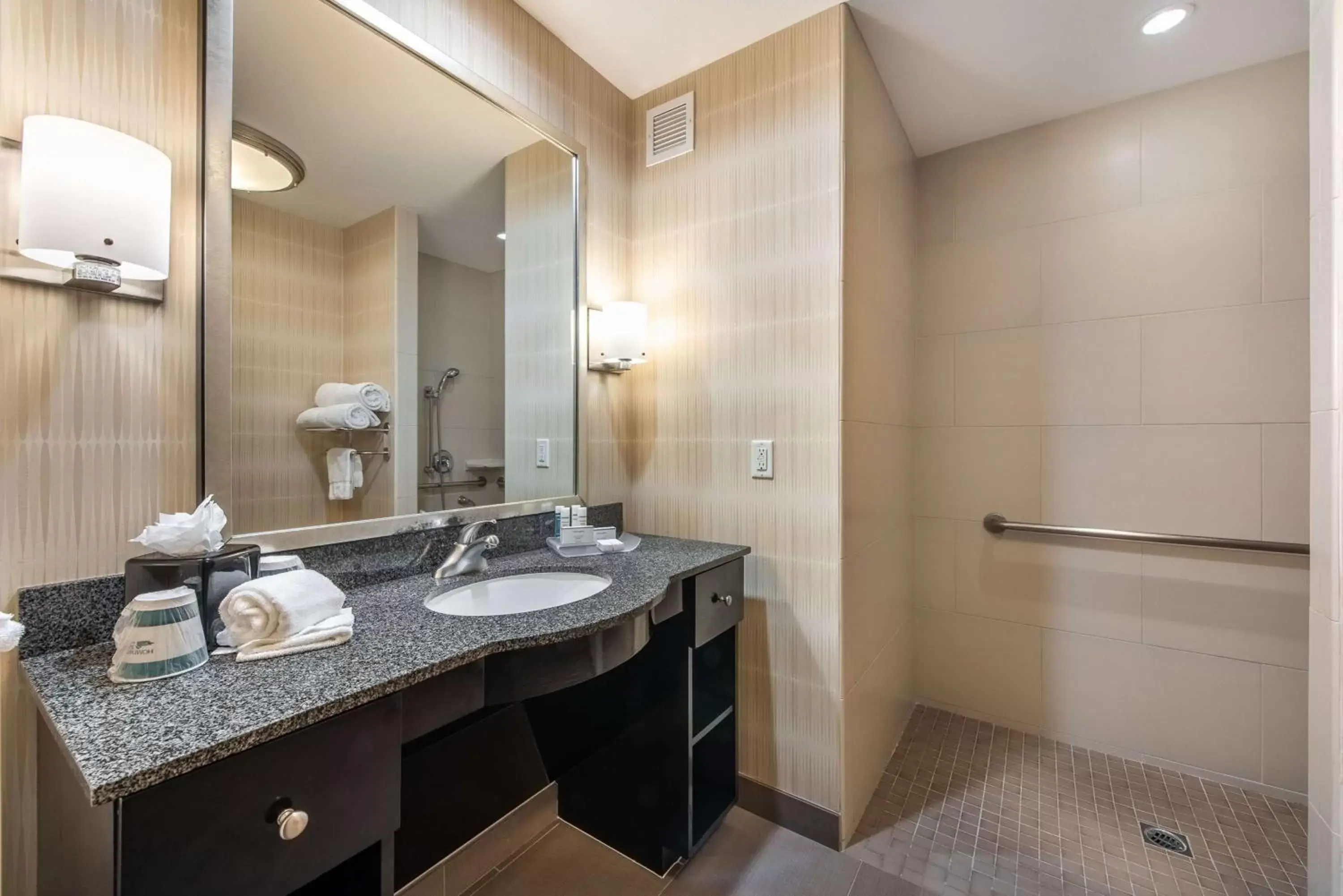 Bathroom in Homewood Suites by Hilton Oxnard/Camarillo