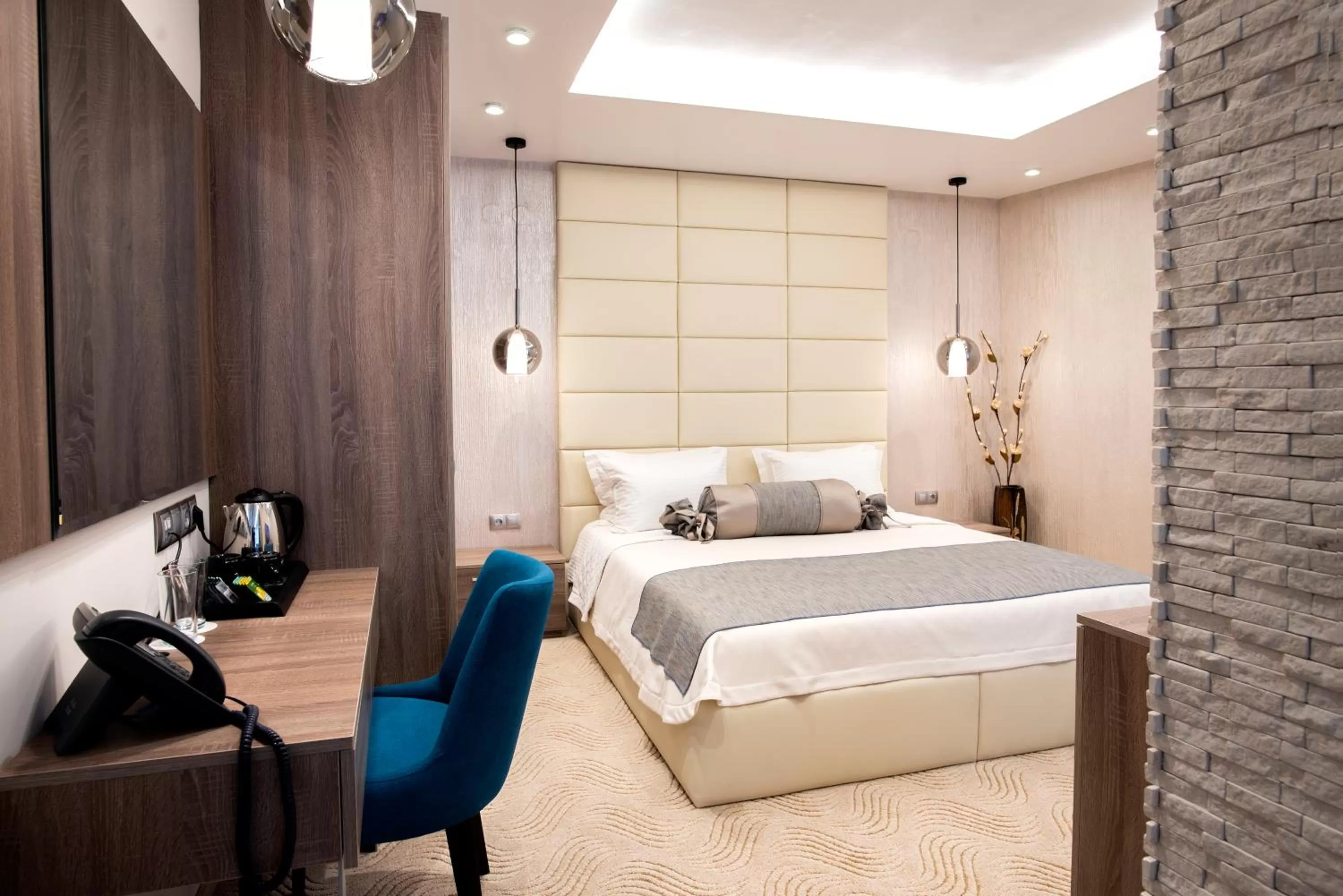 Bed in Family Hotel Business Club