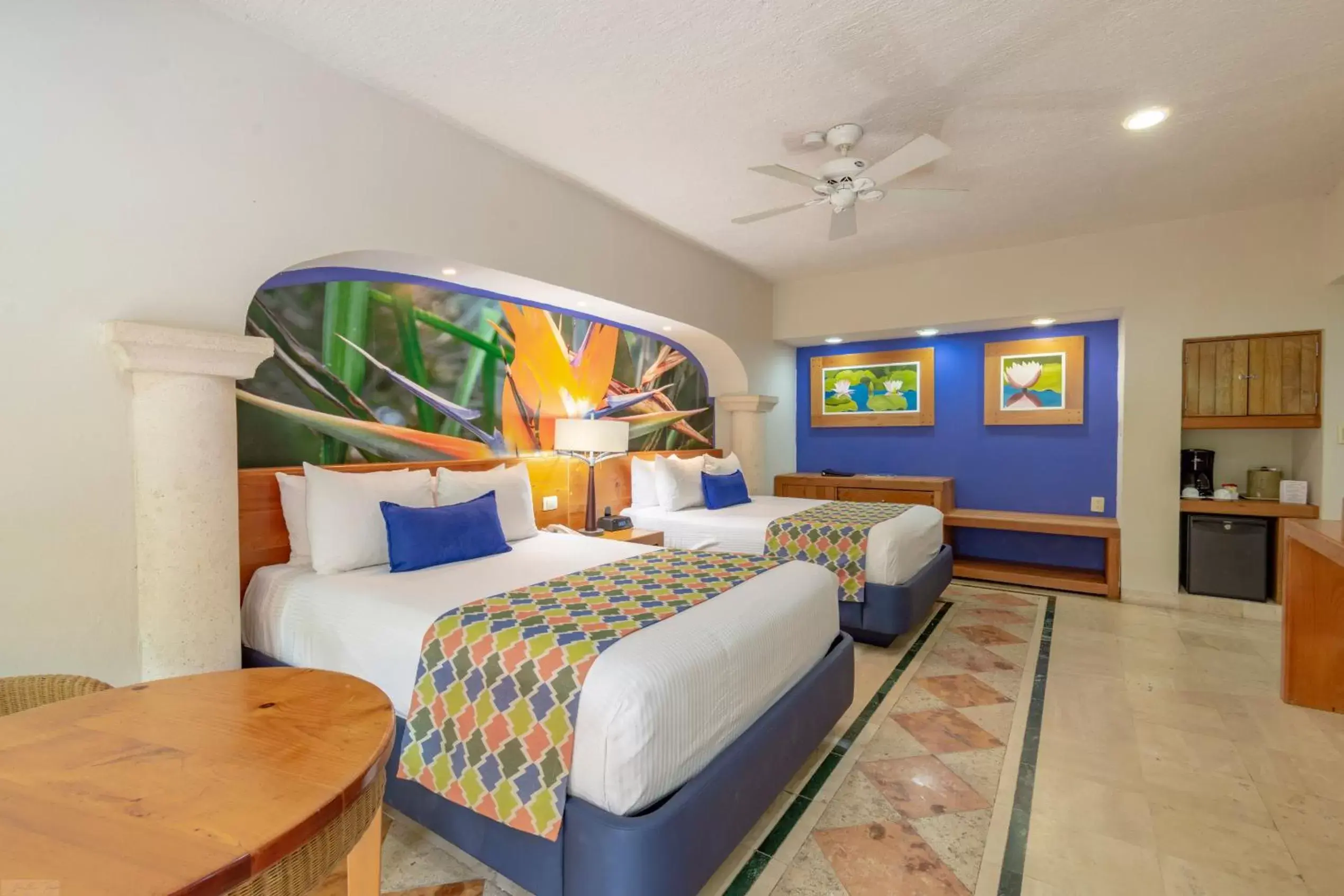 Photo of the whole room, Bed in Puerto Aventuras Hotel & Beach Club