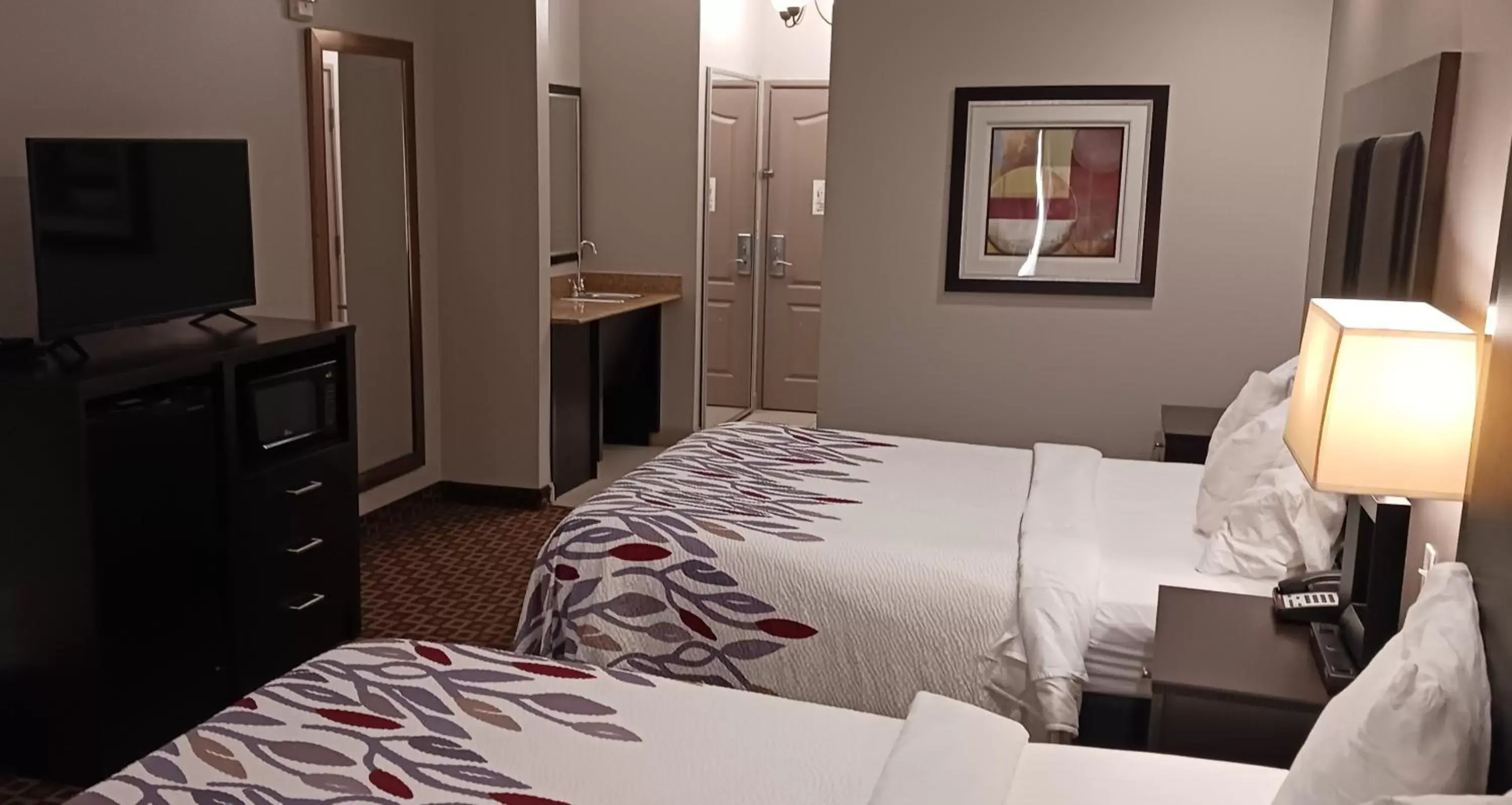 Superior Queen Room with Two Queen Beds Disability Access Non-Smoking in Red Roof Inn & Suites Longview Superior Queen Room with Two Queen Beds Disability Access Non-Smoking in Red Roof Inn & Suites Longview