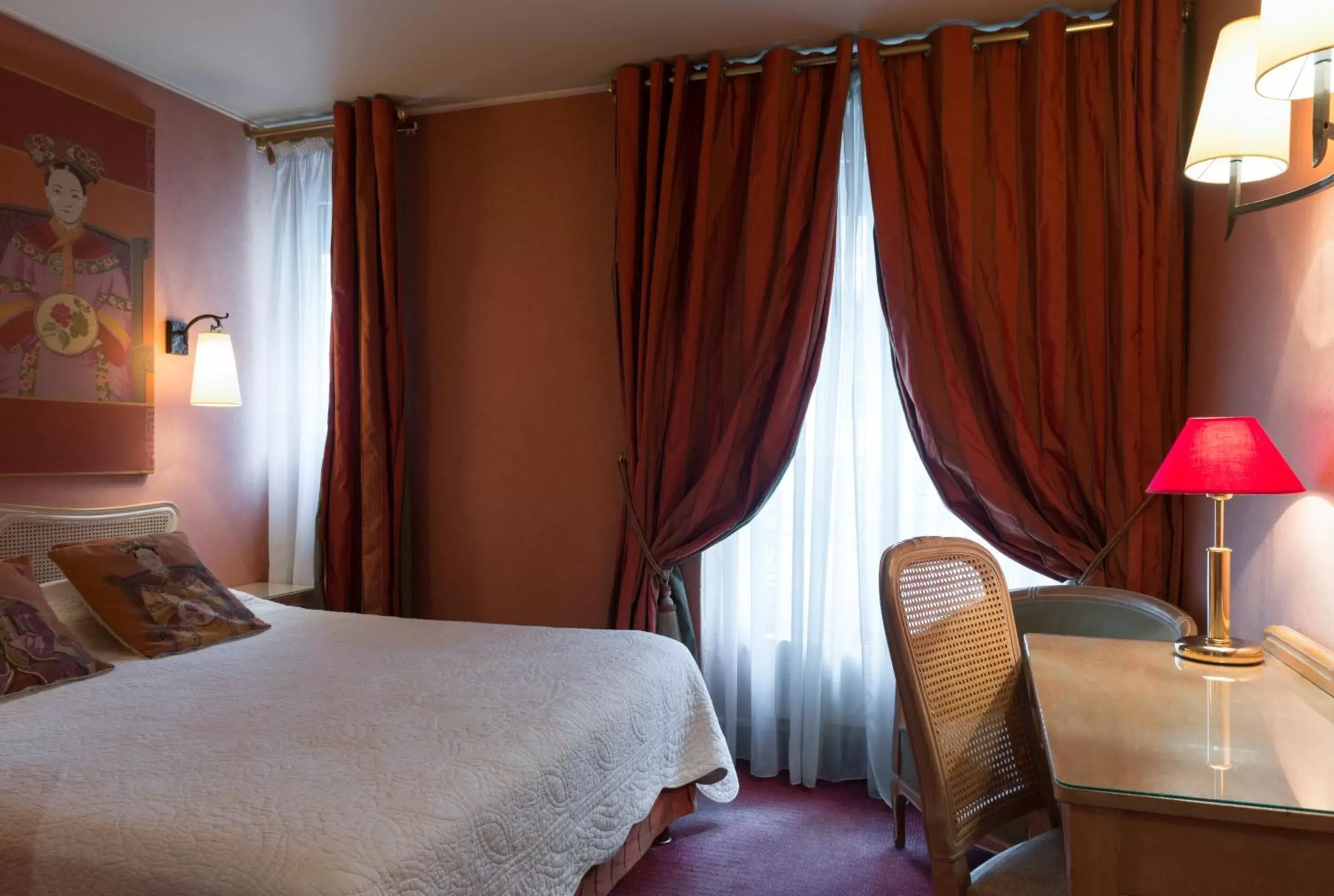Bed in Neuilly Park Hotel