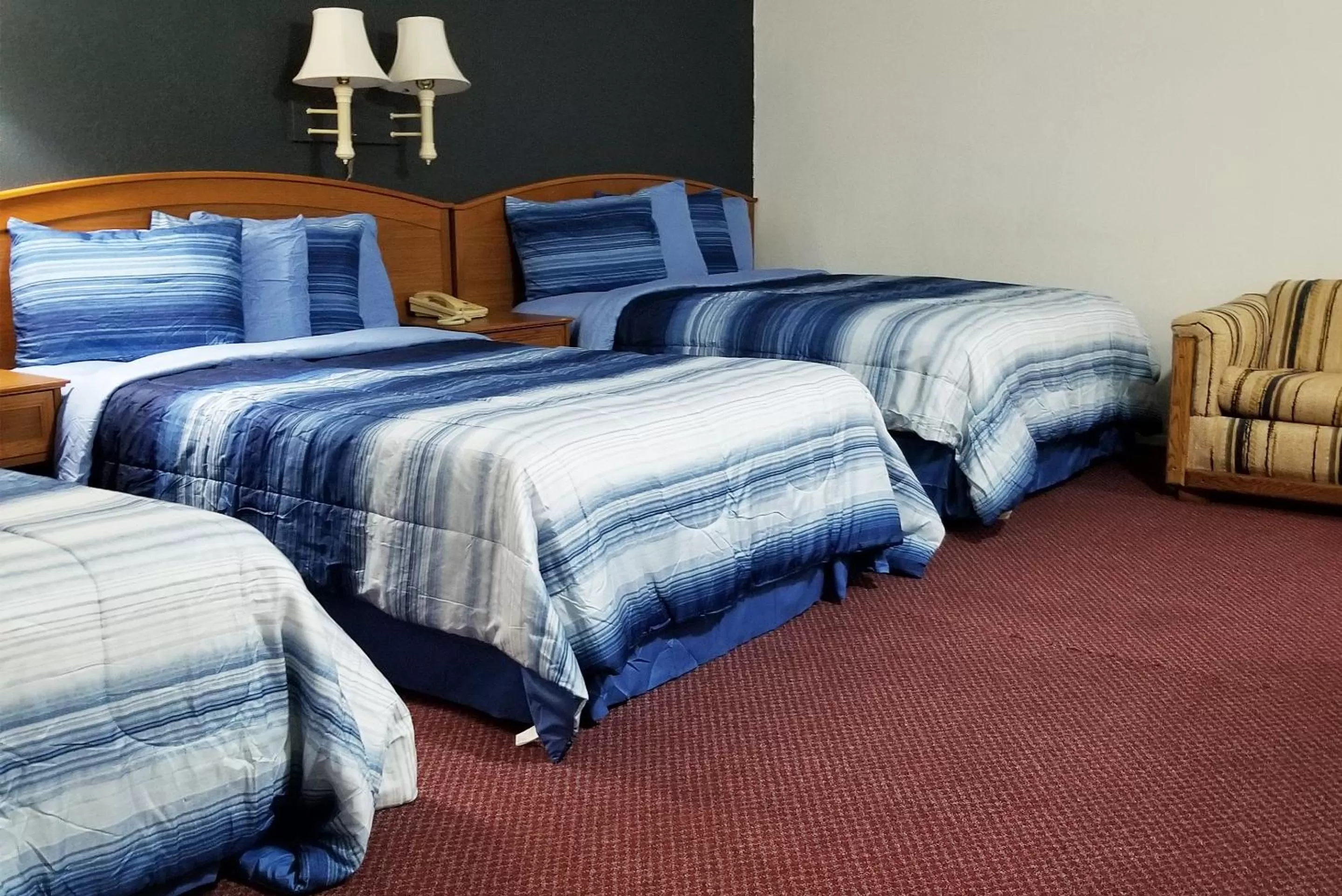 Bed in Sky-Palace Inn & Suites Hutchinson