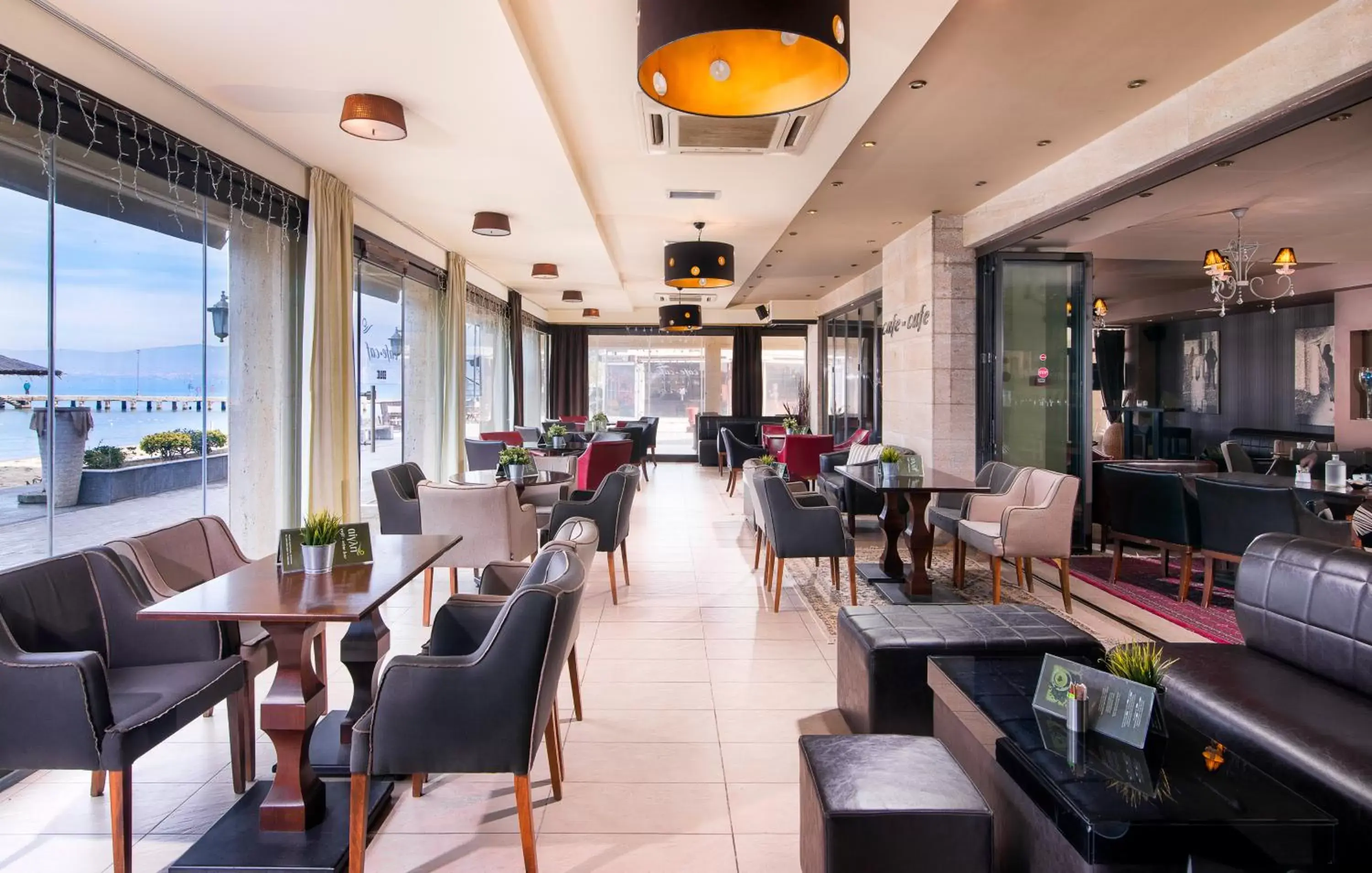 Lounge or bar, Restaurant/Places to Eat in Hotel Aigli