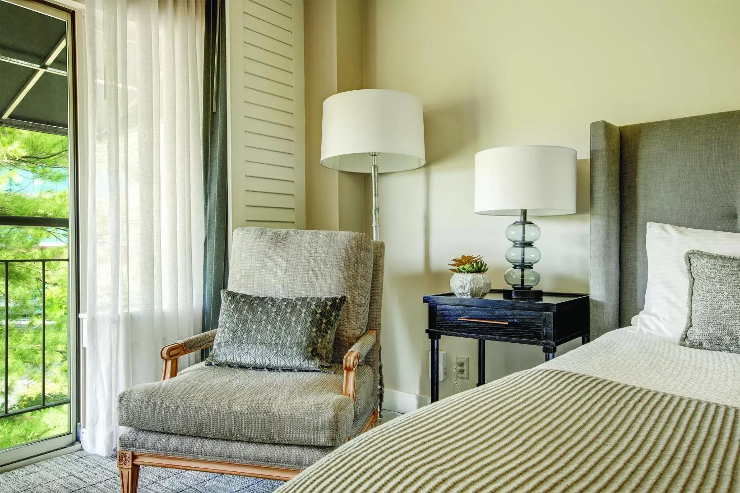 Standard King Room in Woodmark Hotel & Still Spa Standard King Room in Woodmark Hotel & Still Spa