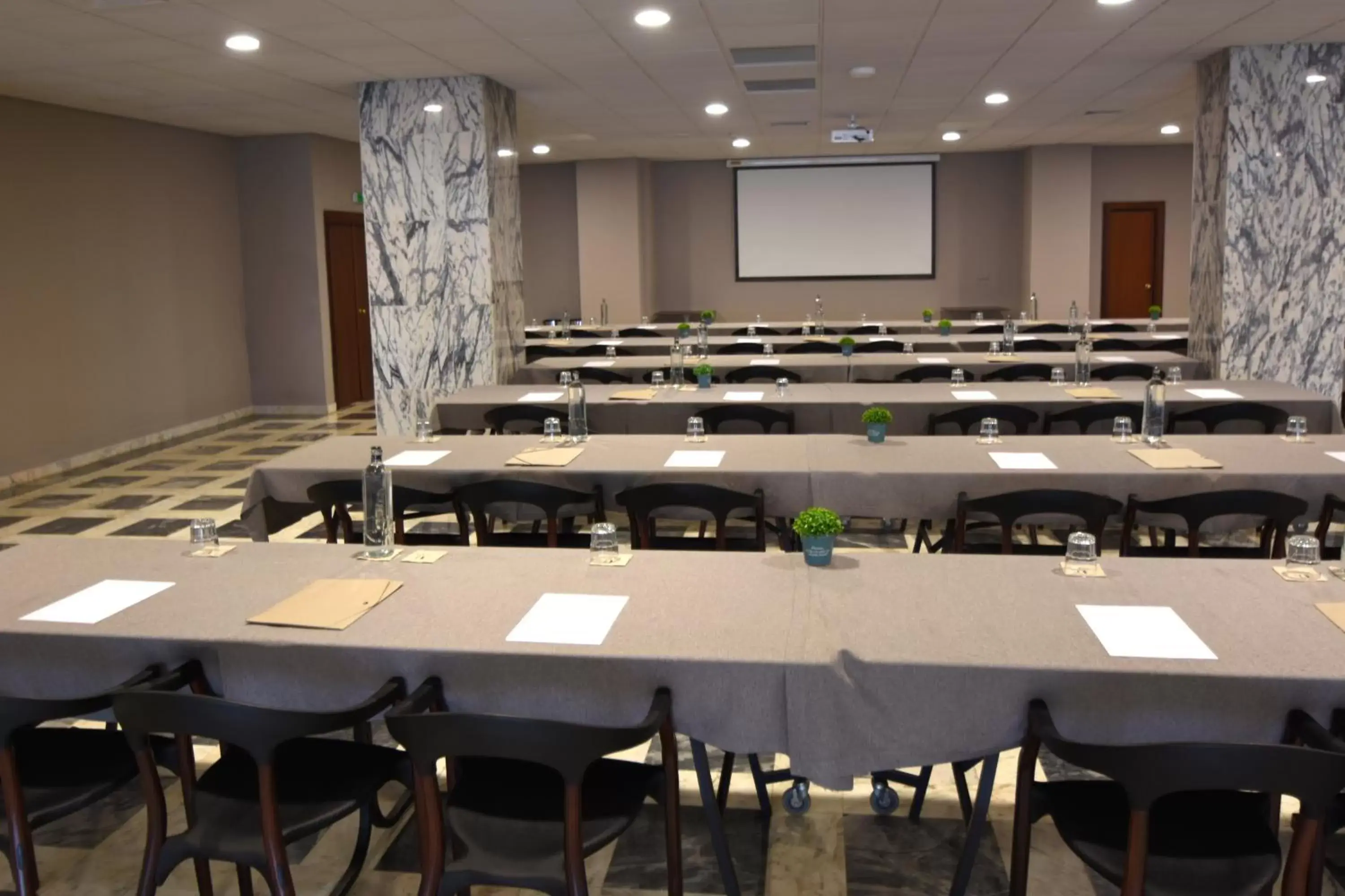 Banquet/Function facilities, Business Area/Conference Room in Hotel Turia