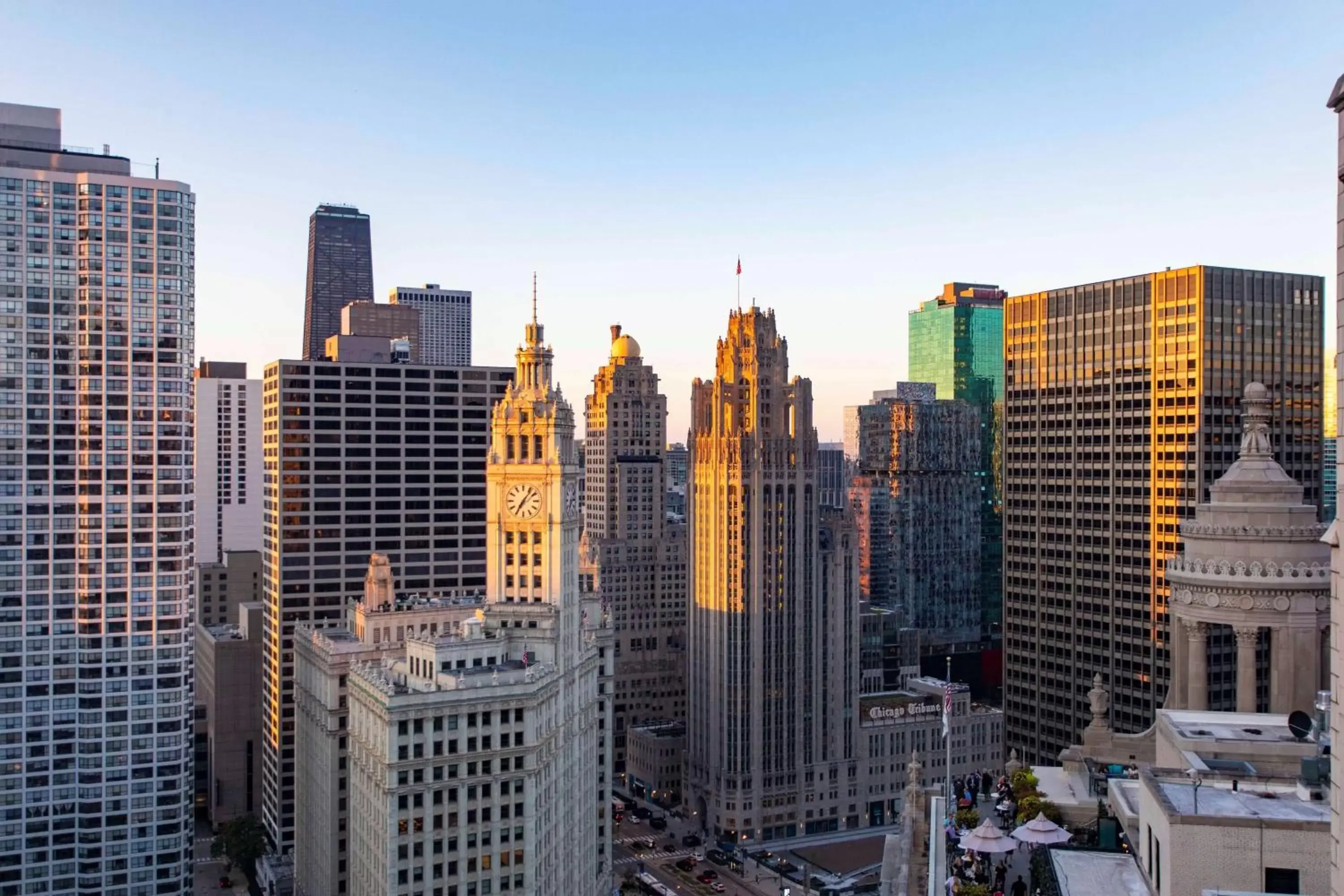 Property building in The Royal Sonesta Chicago Downtown Property building in The Royal Sonesta Chicago Downtown