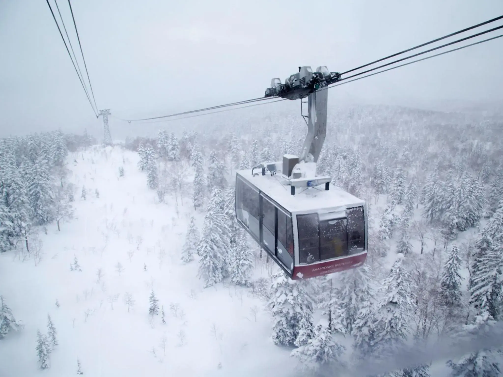 Skiing, Winter in Asahidake Onsen Hotel Bear Monte