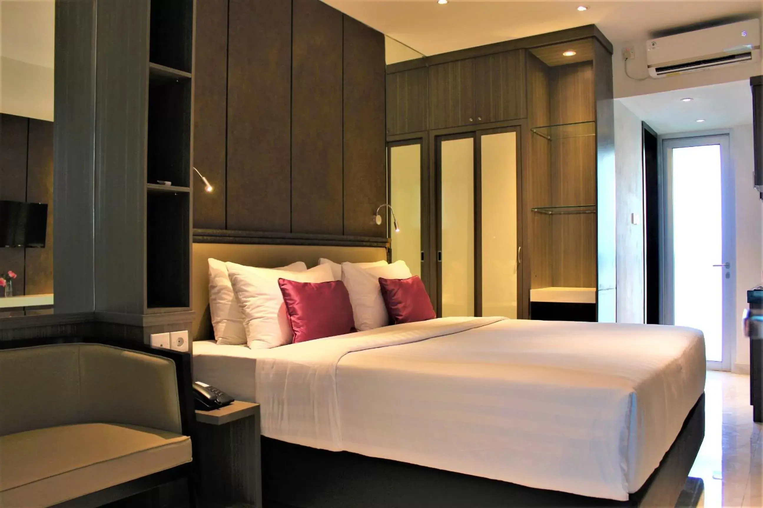 Bedroom, Bed in Shakti Hotel Bandung