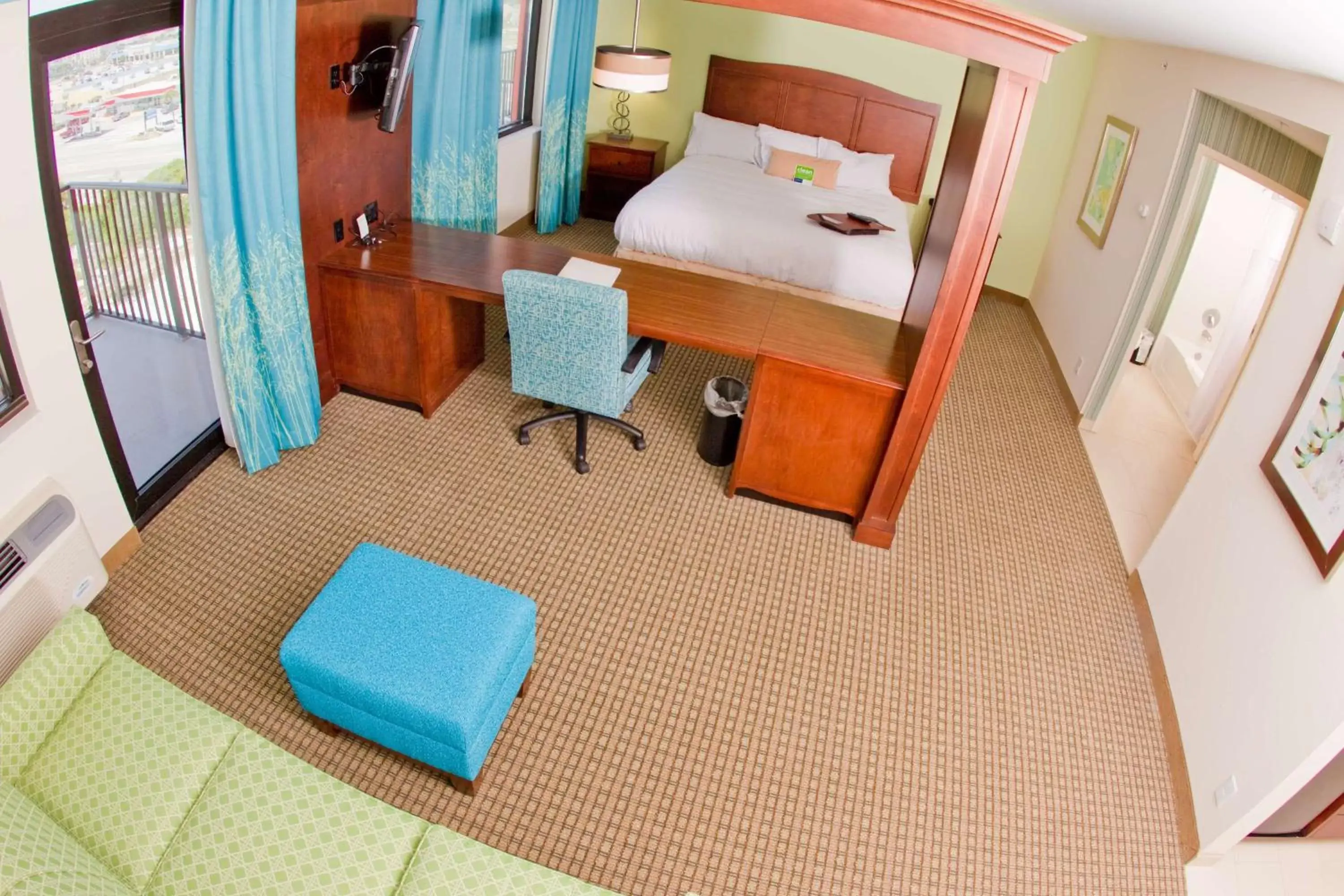 Bed in Hampton Inn & Suites - Orange Beach