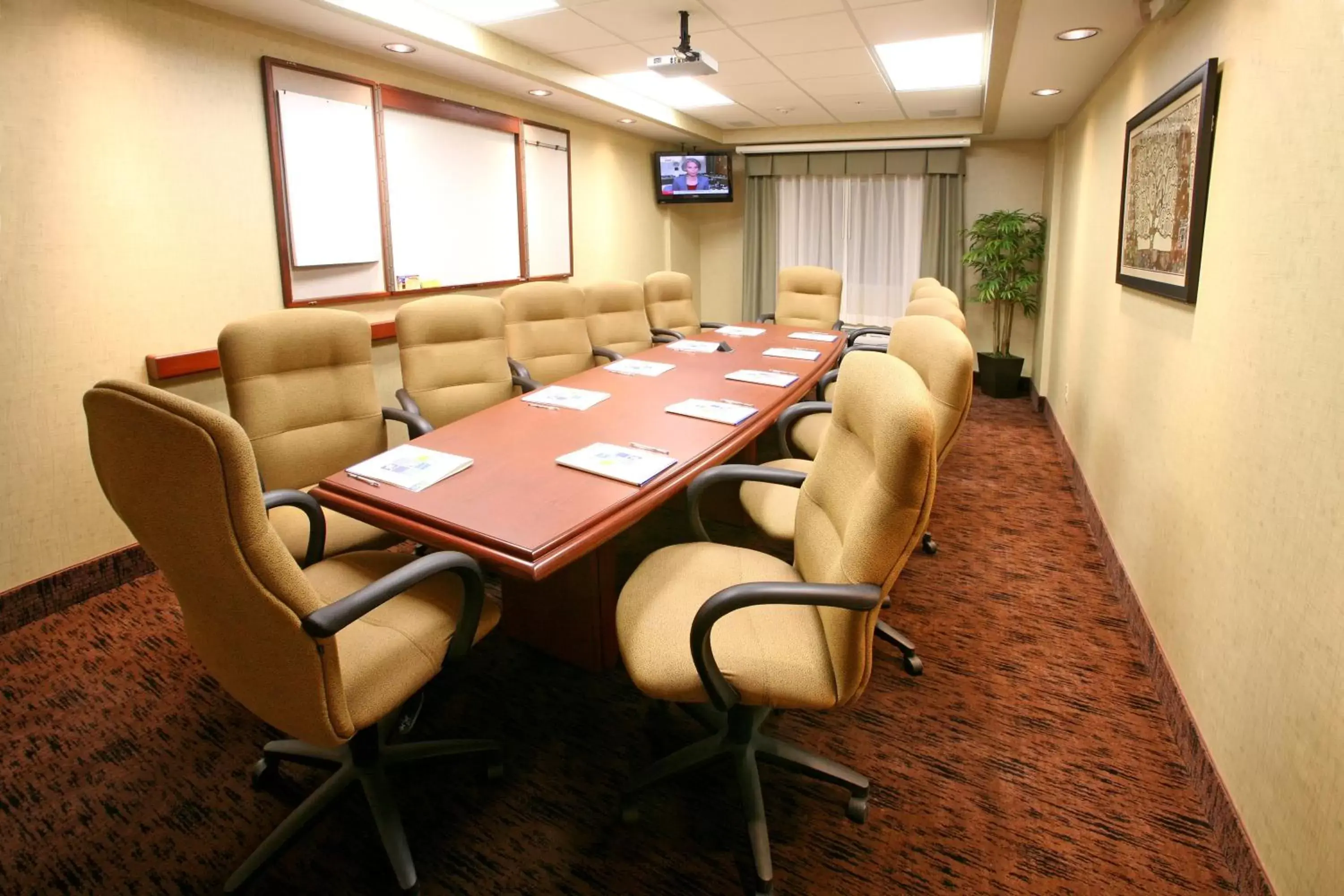 Meeting/conference room in Holiday Inn Express & Suites Monterrey Aeropuerto, an IHG Hotel