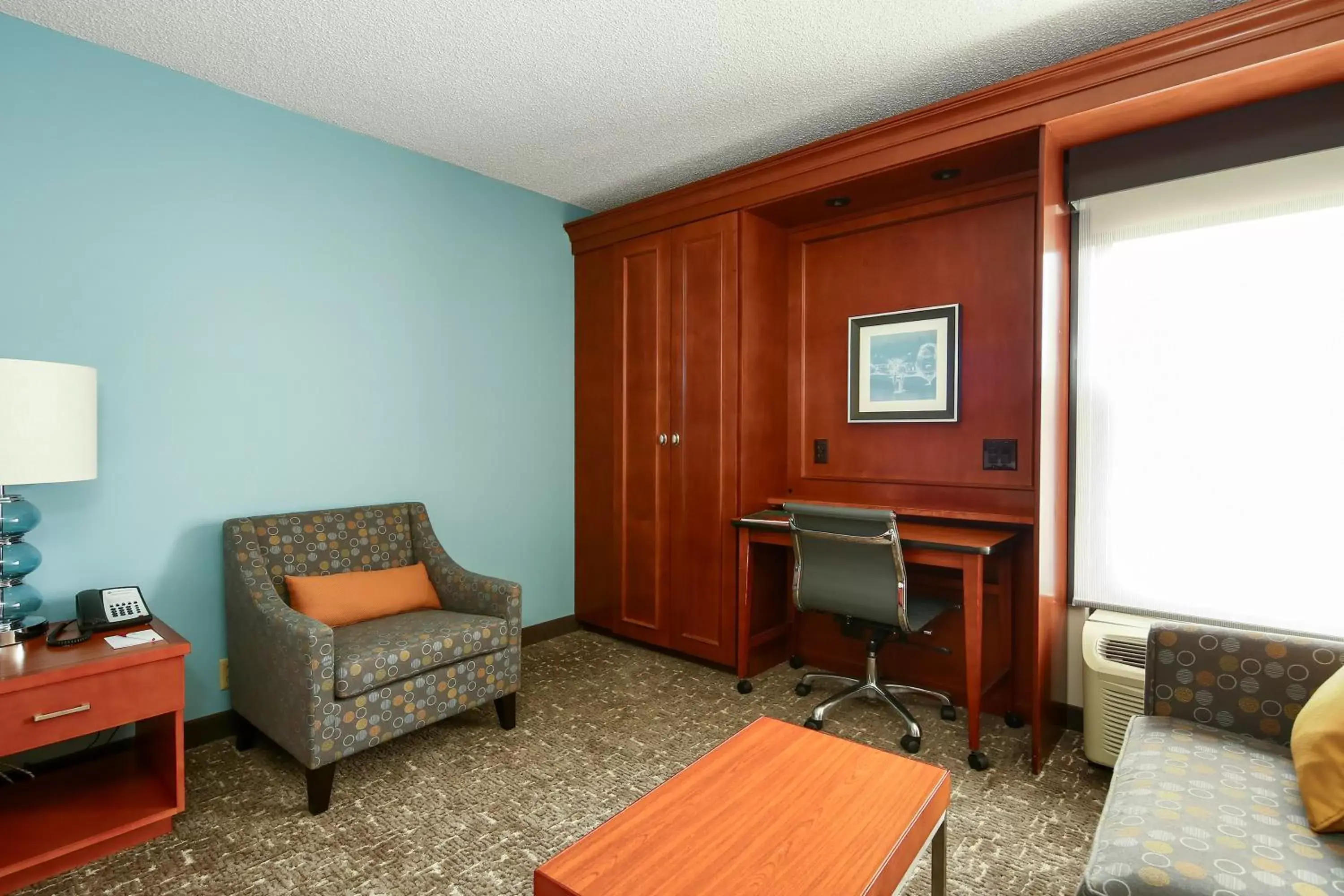 Bedroom, Seating Area in Best Western Plus Bellingham