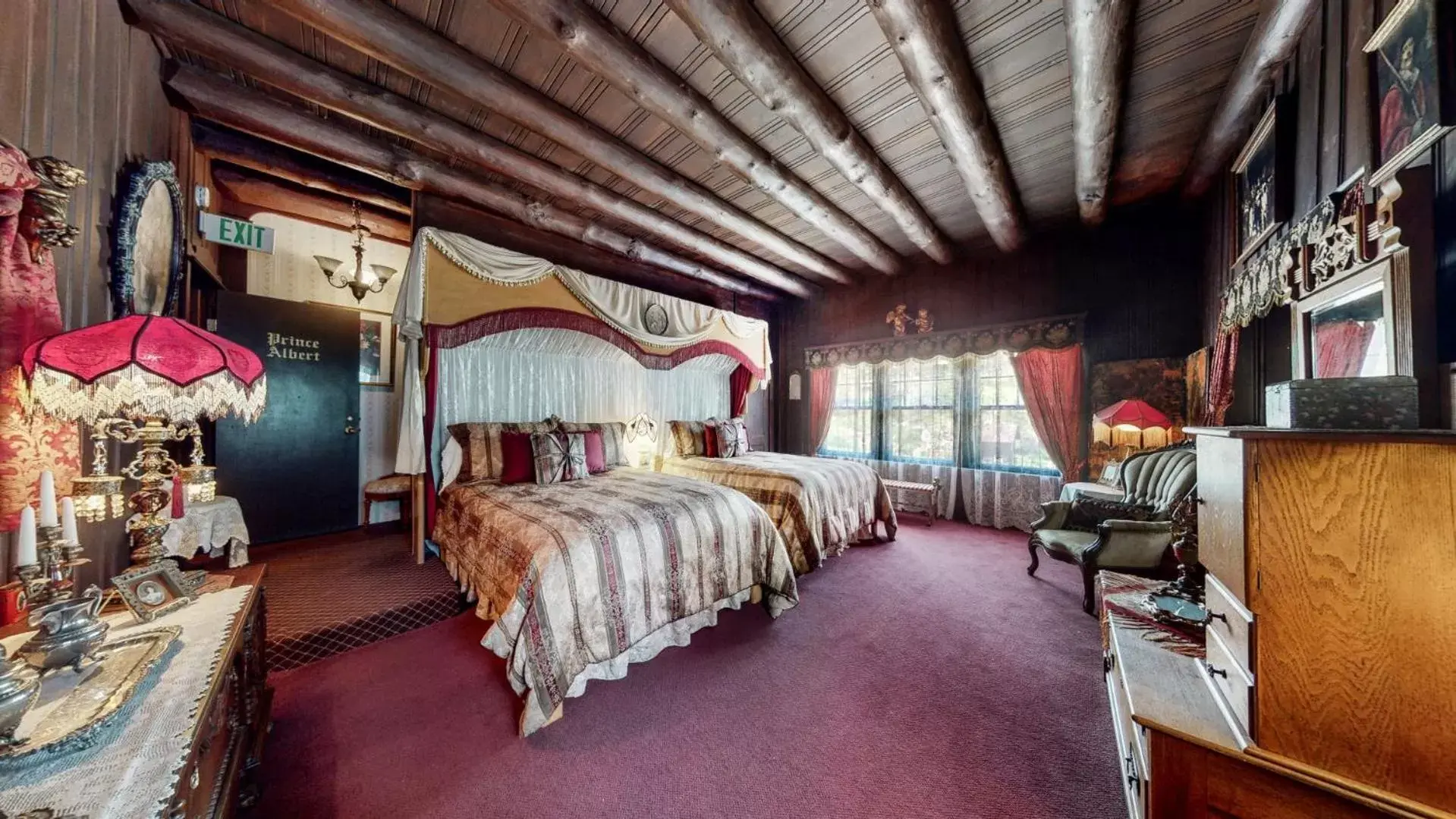 Bed in Inn of Glen Haven