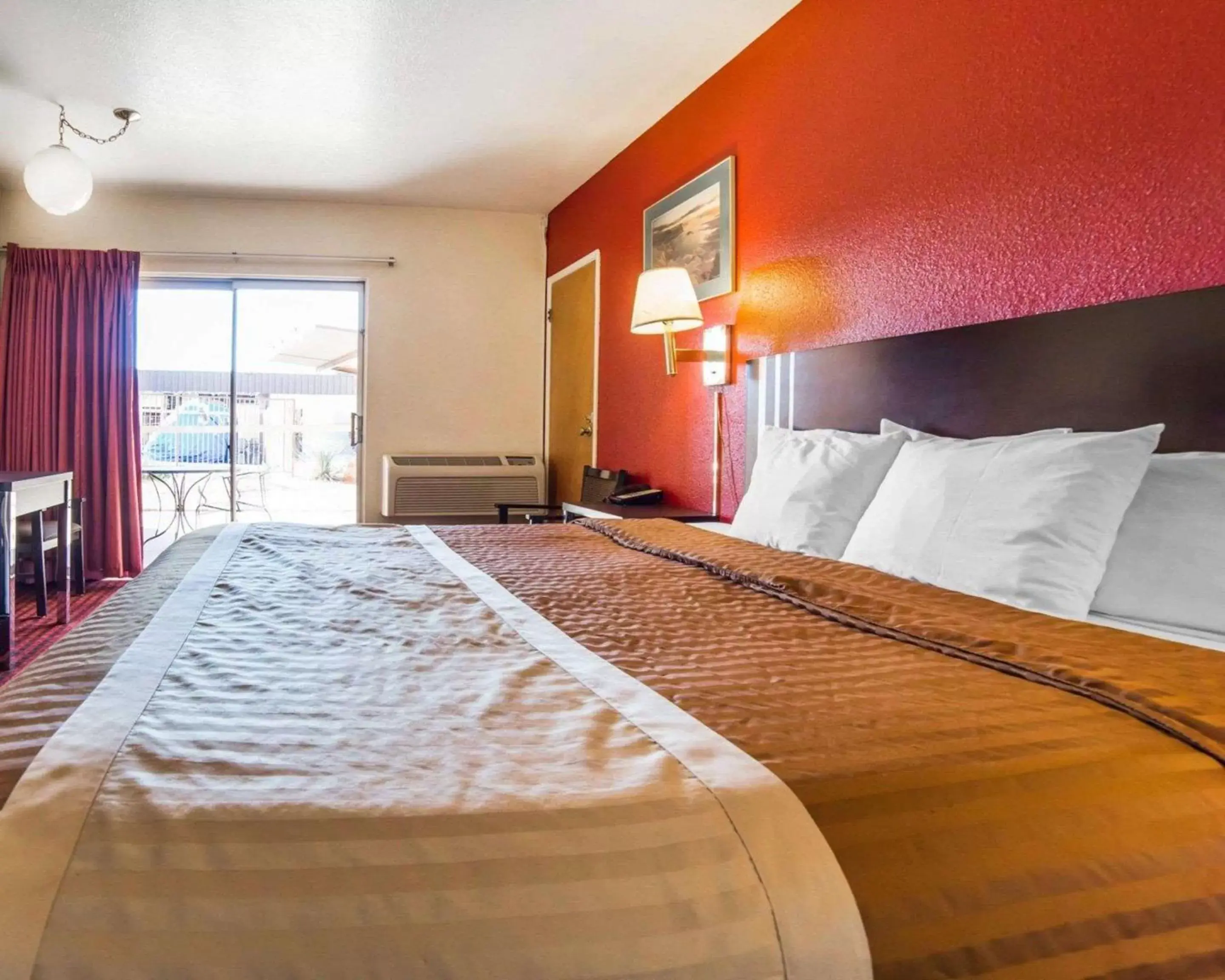 Photo of the whole room, Bed in Rodeway Inn at Lake Powell Photo of the whole room, Bed in Rodeway Inn at Lake Powell
