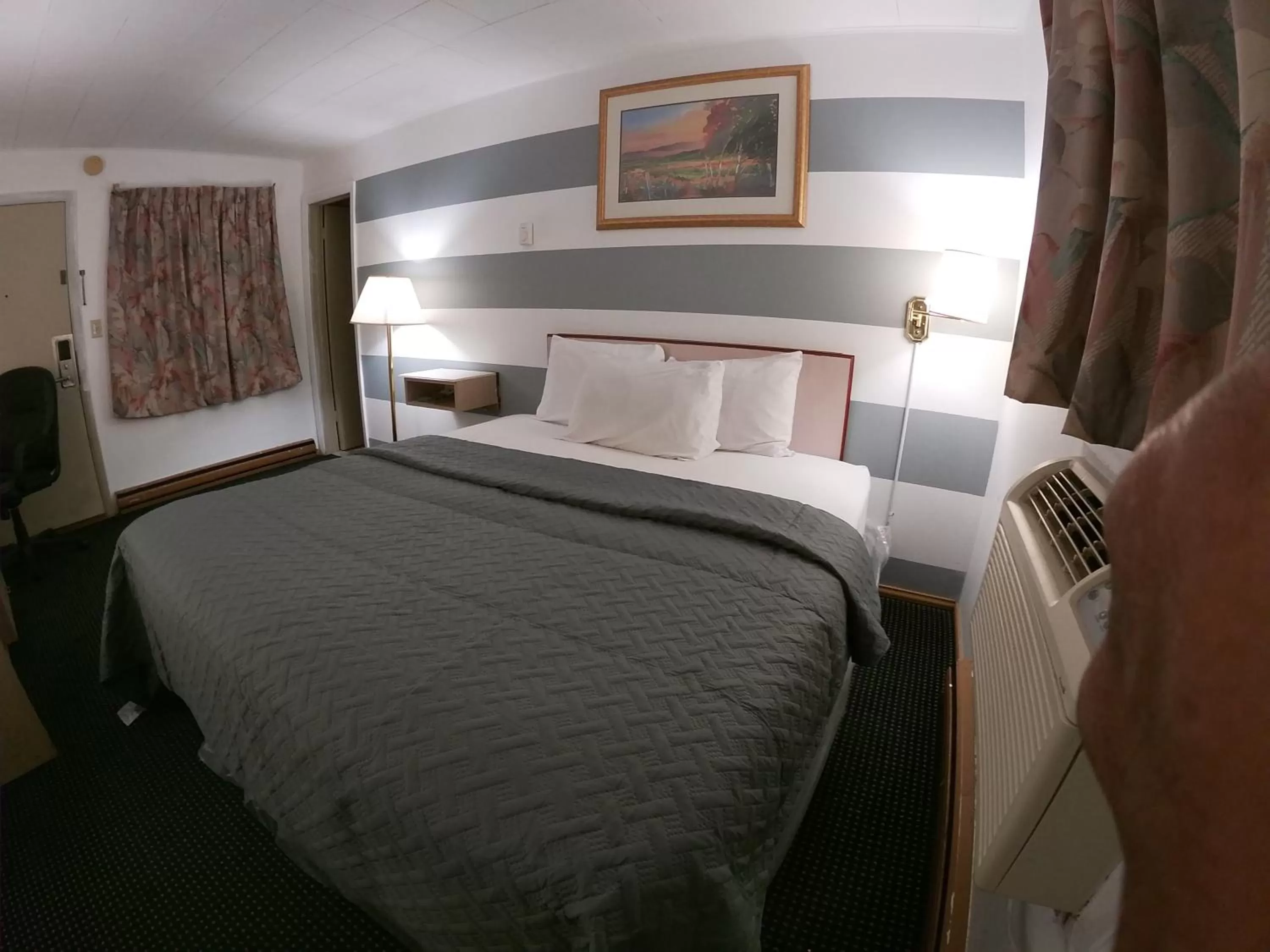 Bed in Budget Inn Clearfield PA