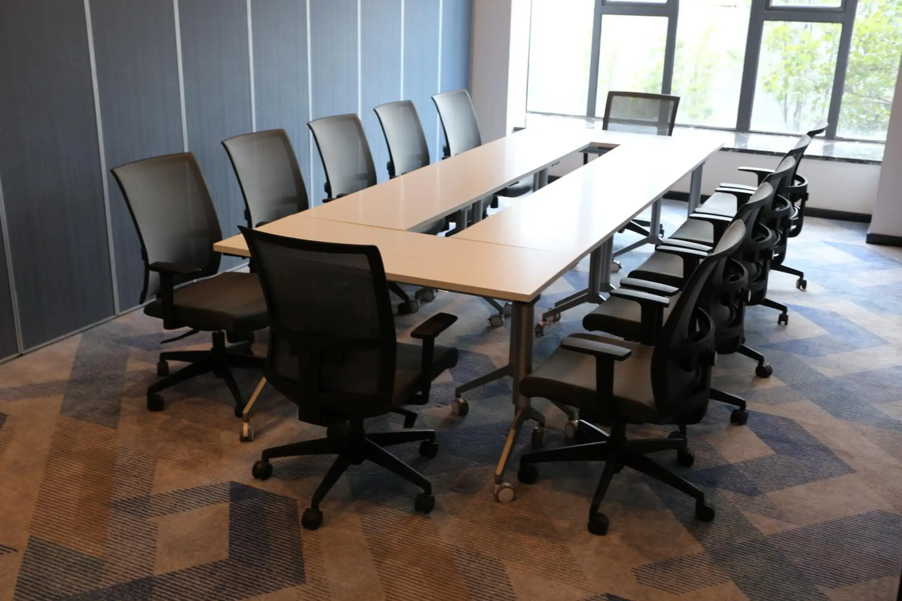 Meeting/conference room in Holiday Inn Express - Wuhan Optical Valley, an IHG Hotel