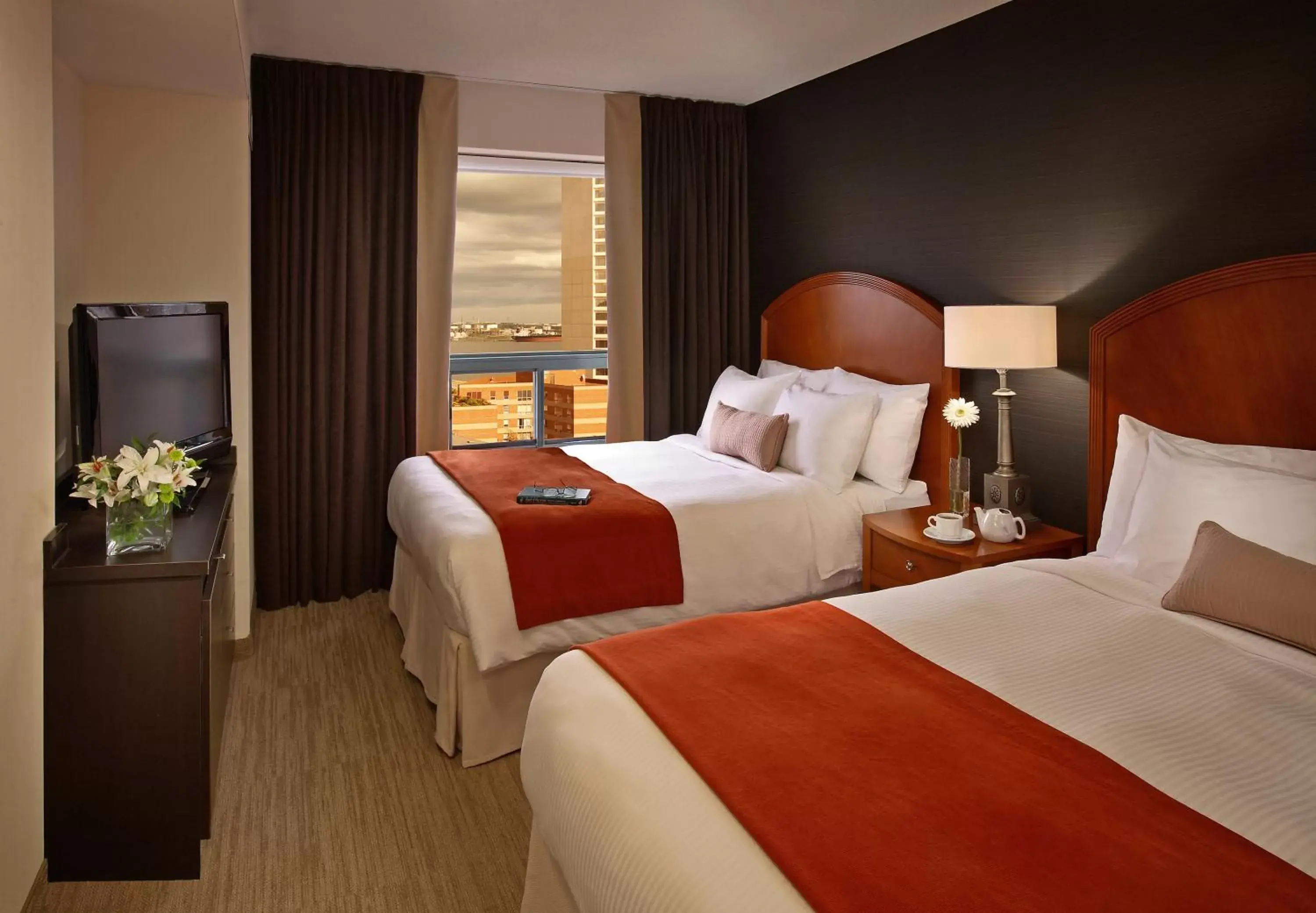 Bed in Cambridge Suites Hotel Halifax