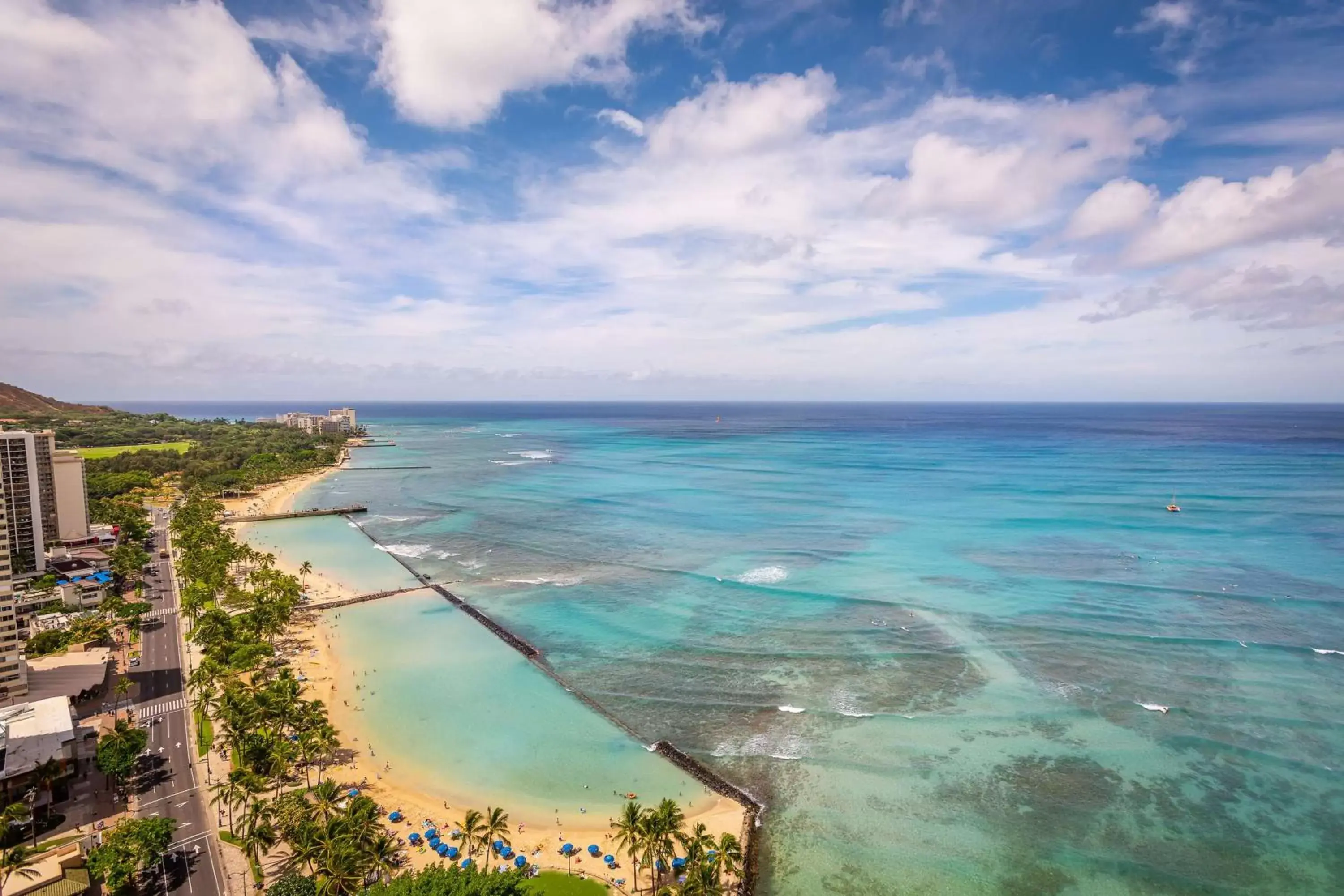 Bedroom, Bird's-eye View in Hyatt Regency Waikiki Beach Resort & Spa