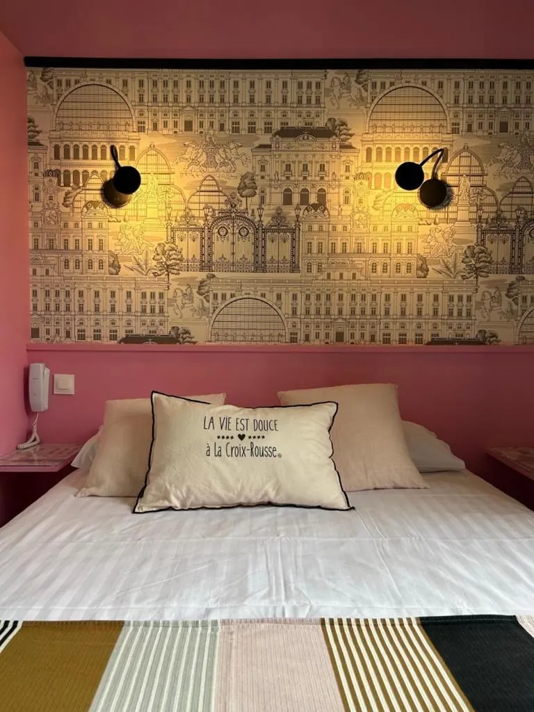 Bed in Hôtel de la Croix-Rousse