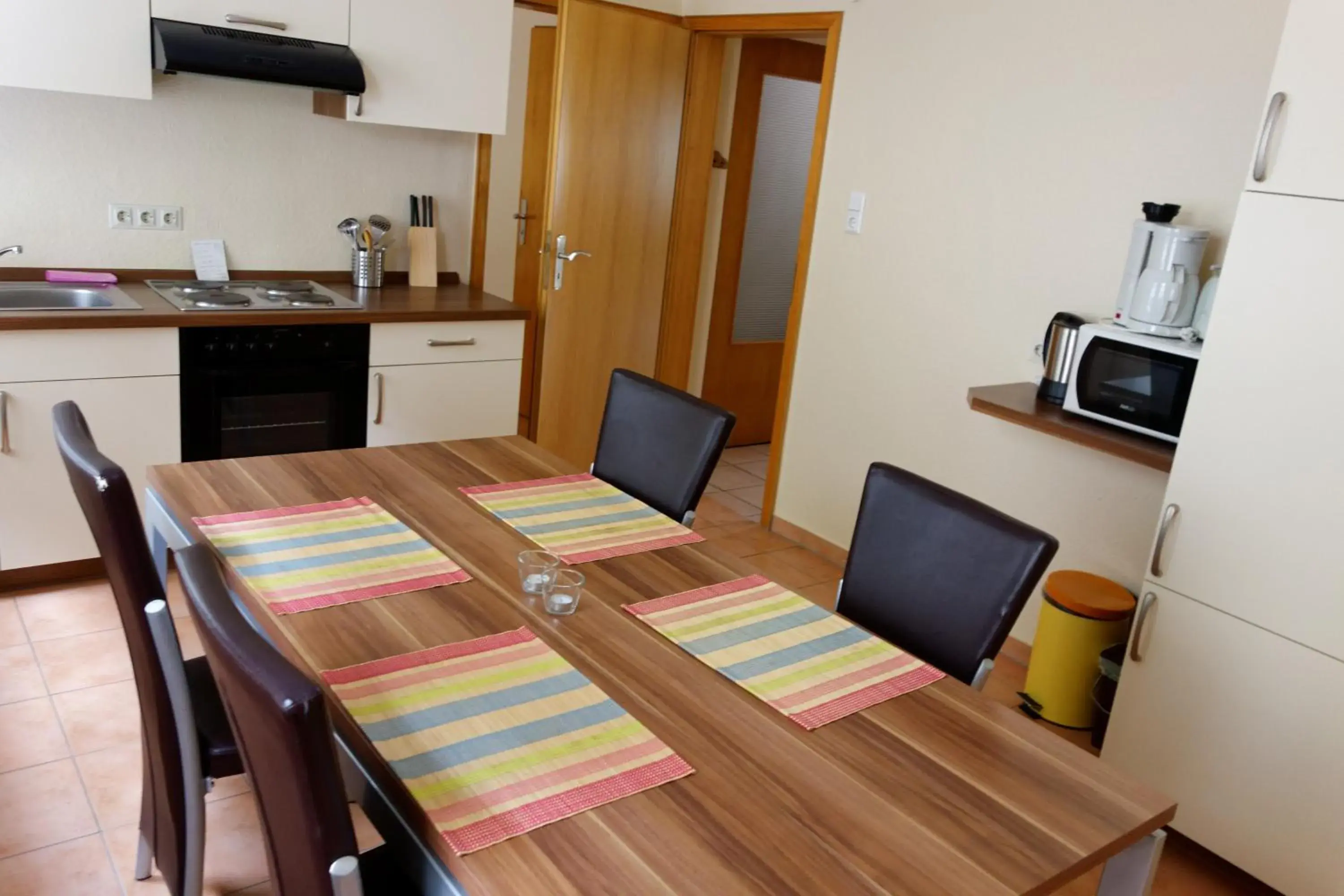 Kitchen or kitchenette, Dining Area in Hotel Haus Sonnschein