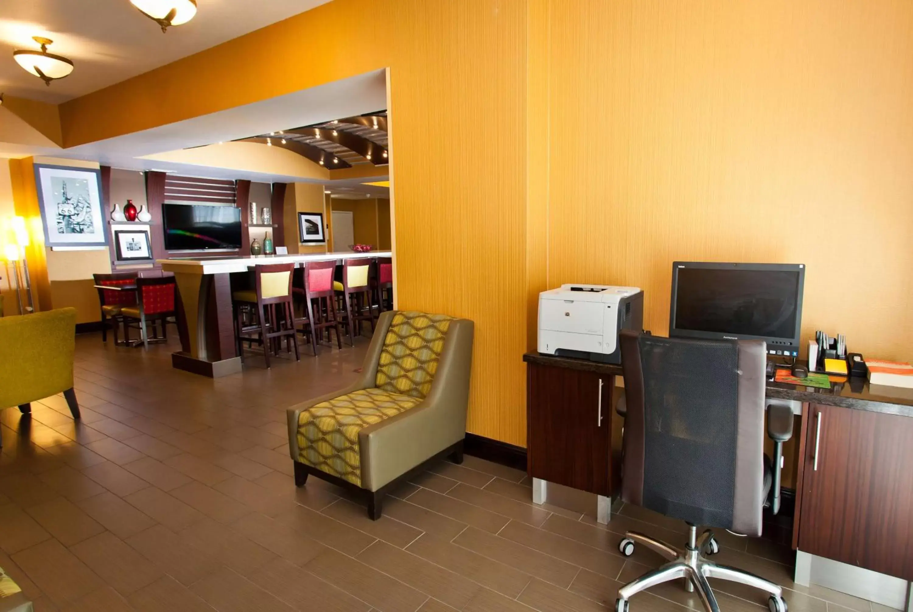 Business facilities, TV/Entertainment Center in Hampton Inn & Suites Sacramento-Auburn Boulevard