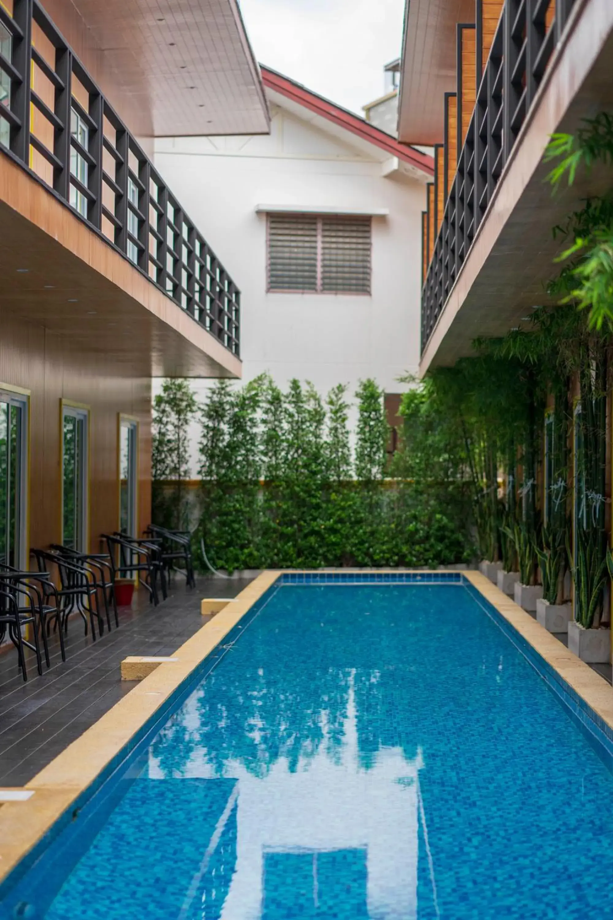 Swimming Pool in Resort V MRT Huai Khwang
