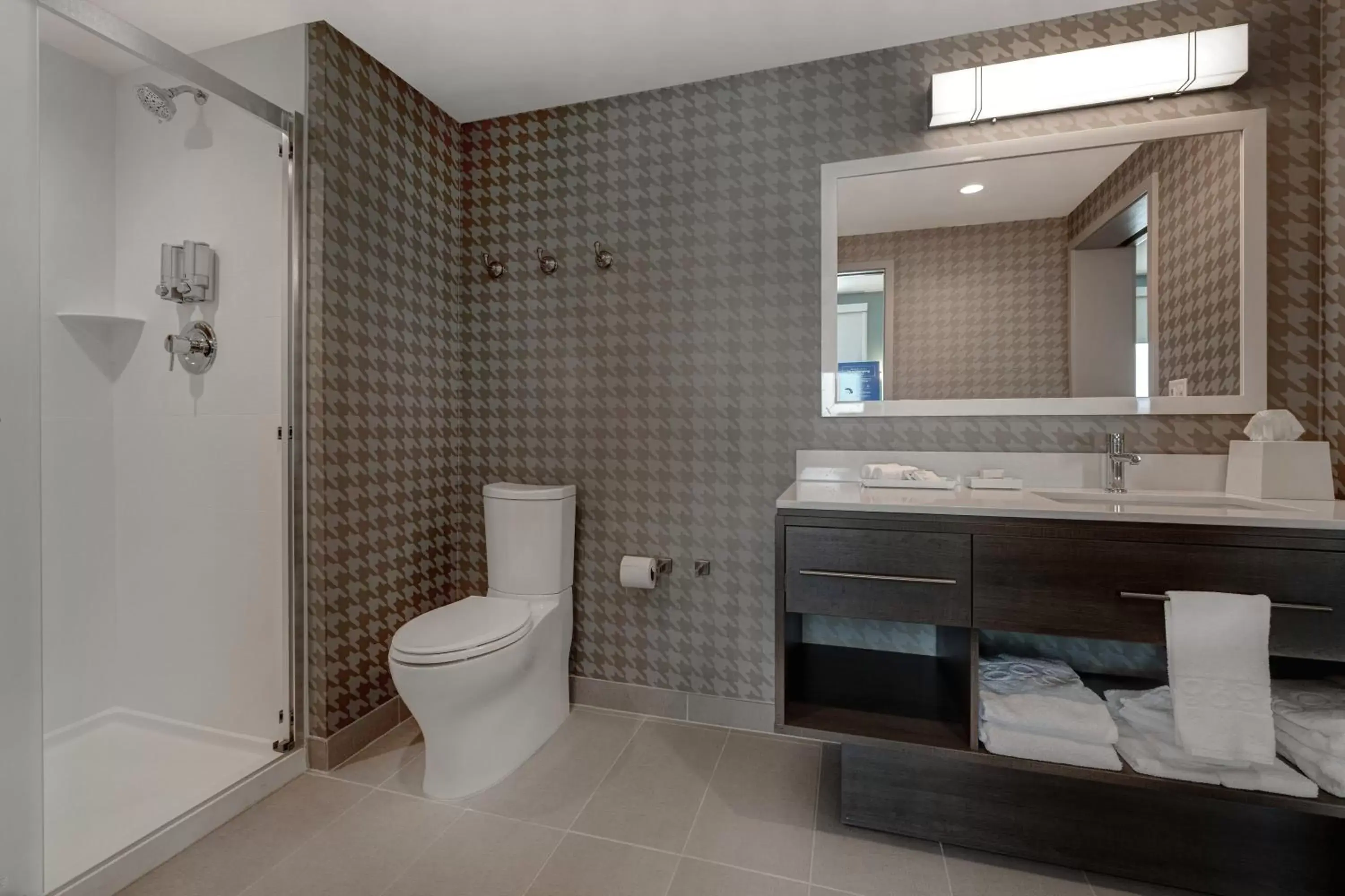 Bathroom in Home2 Suites By Hilton Allentown Bethlehem Airport