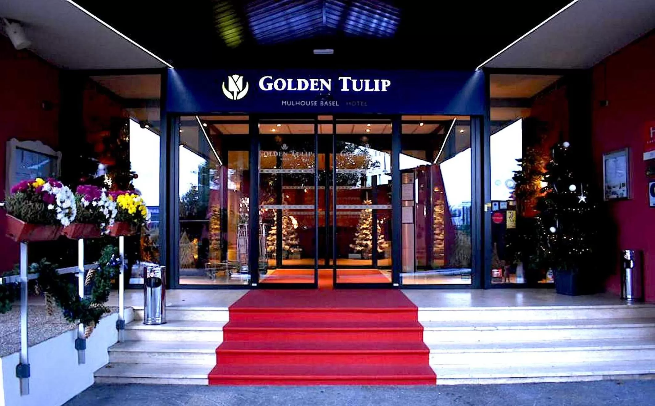 Property building in Golden Tulip Bâle Mulhouse - Hôtel Restaurant