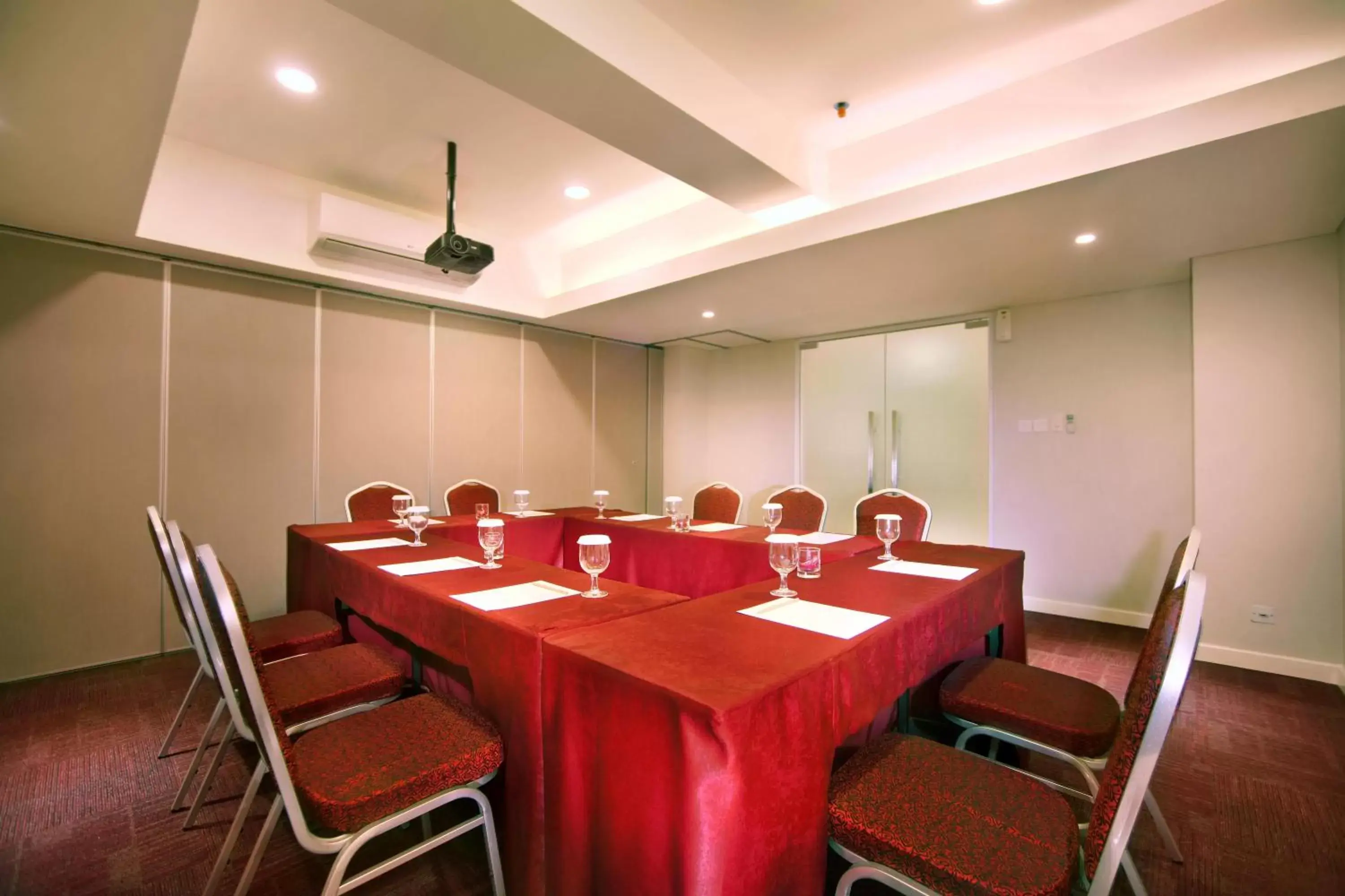 Business facilities in favehotel Gatot Subroto Jakarta